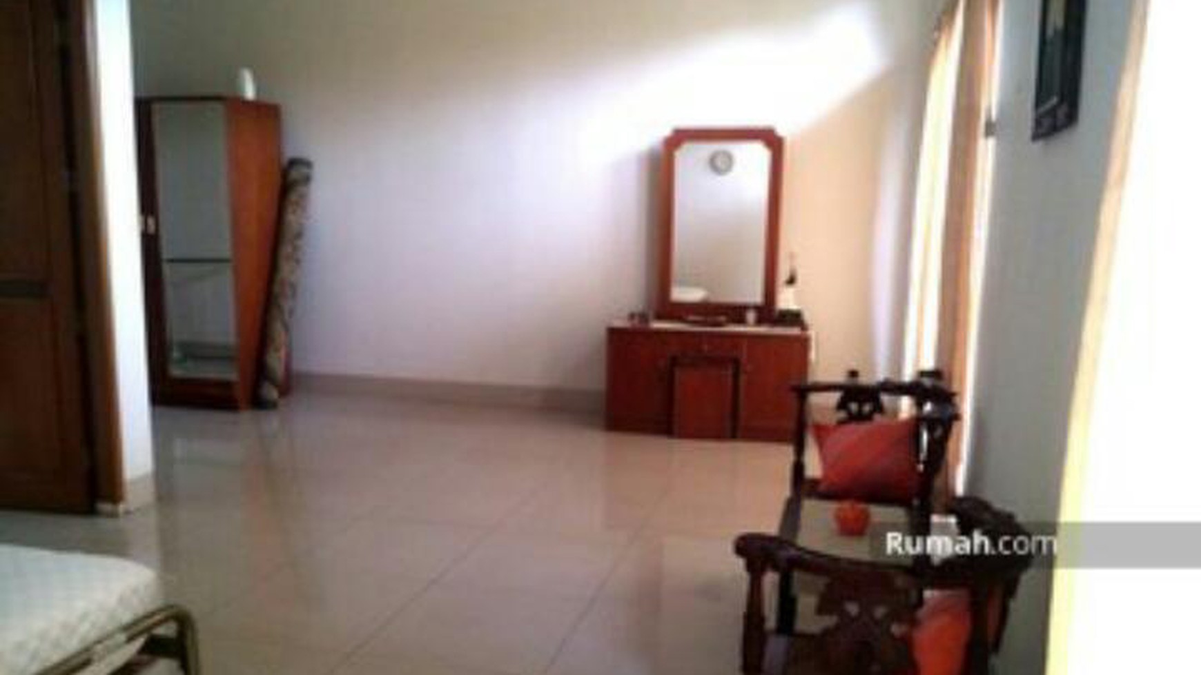 Disewakan rumah asri dan bagus di kemang