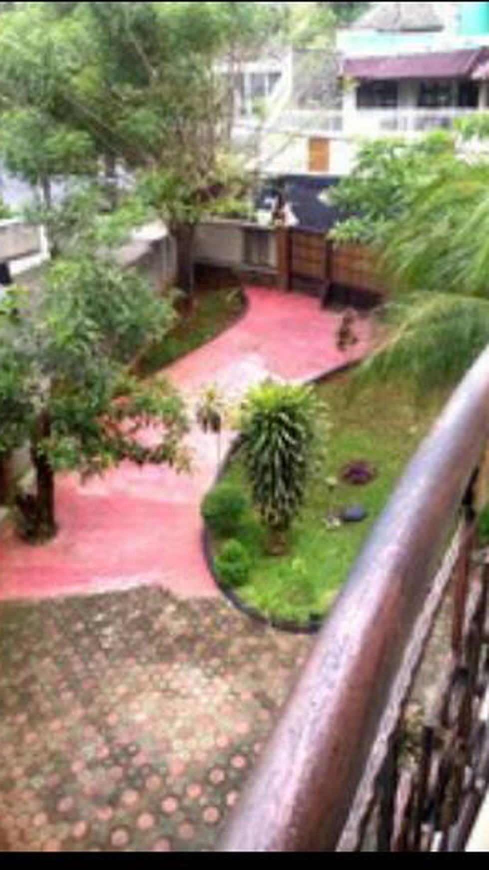 Disewakan rumah asri dan bagus di kemang