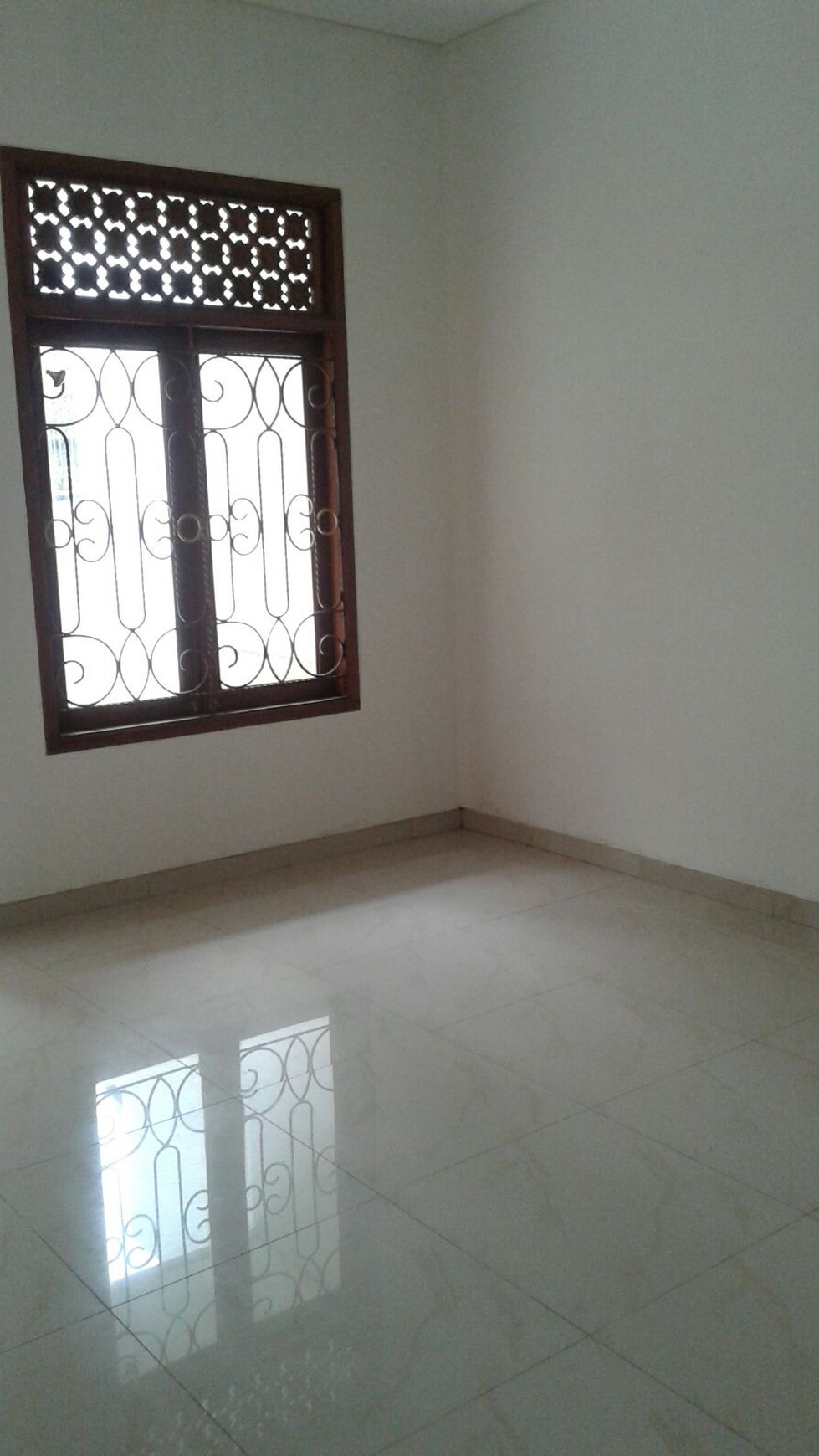 Rumah siap huni di Serpong