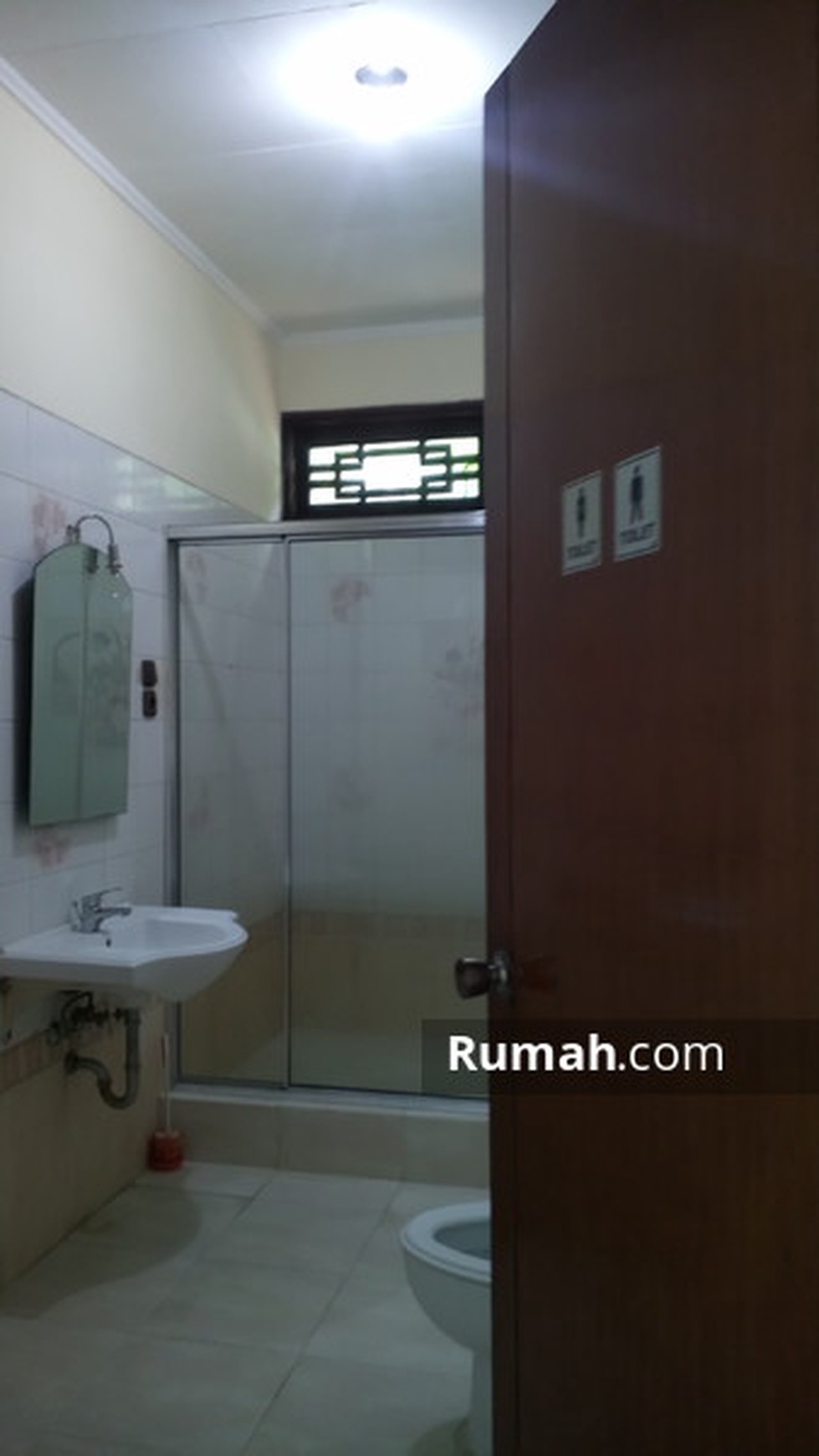 Disewakan rumah di jl benda atas, cilandak, jaksel