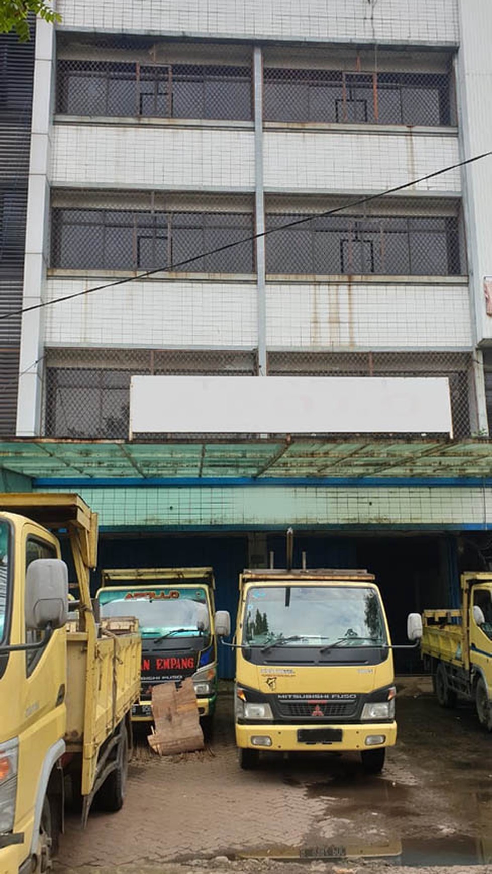 [ Ruko ada 2 Pangeran Jayakarta, 4-1/2 Lantai ]