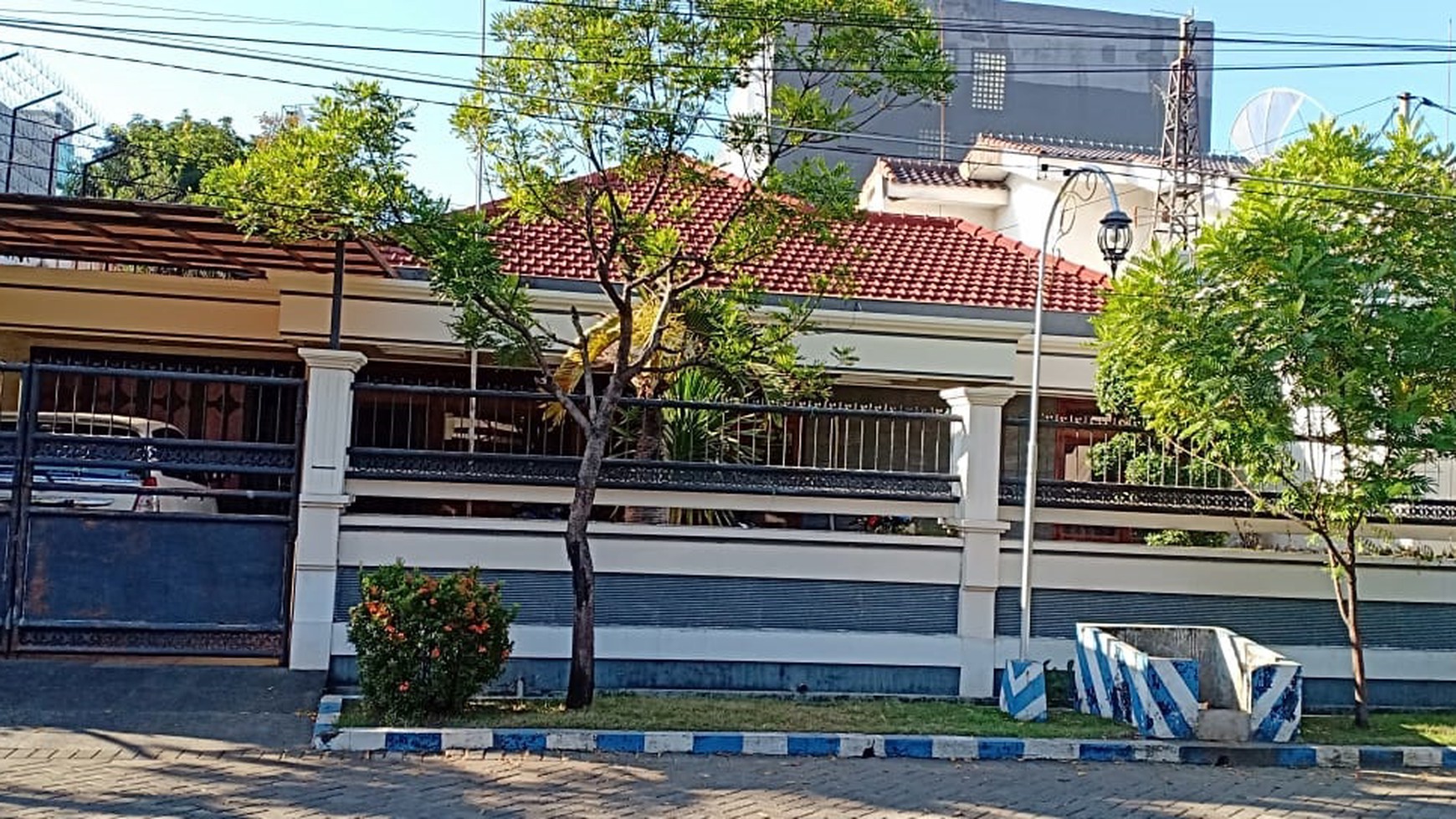 Rumah Nol Jalan Manyar Kertoarjo