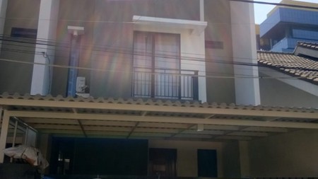 Rumah 3 lantai jalan klampis sakarosa