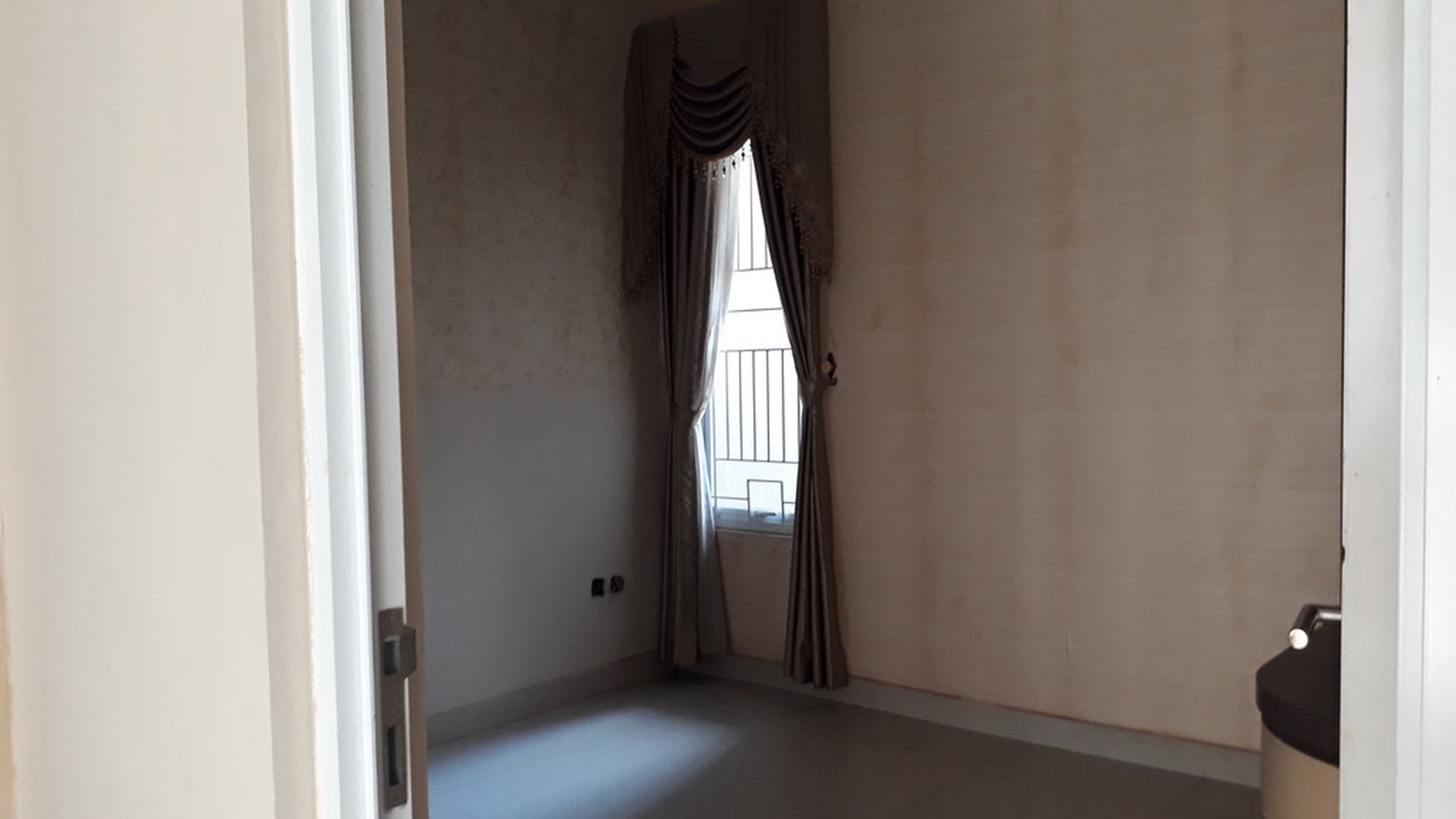 Di jual rumah nyaman dalam cluster Grand Wisata, Bekasi