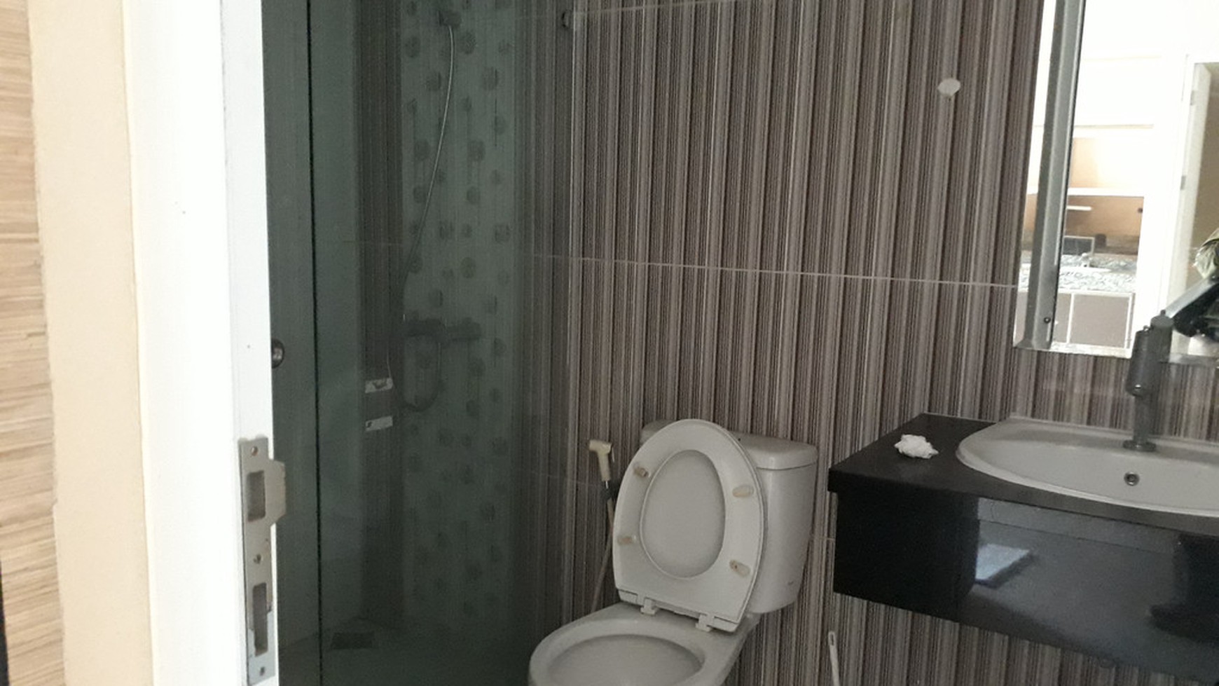 Di jual rumah nyaman dalam cluster Grand Wisata, Bekasi
