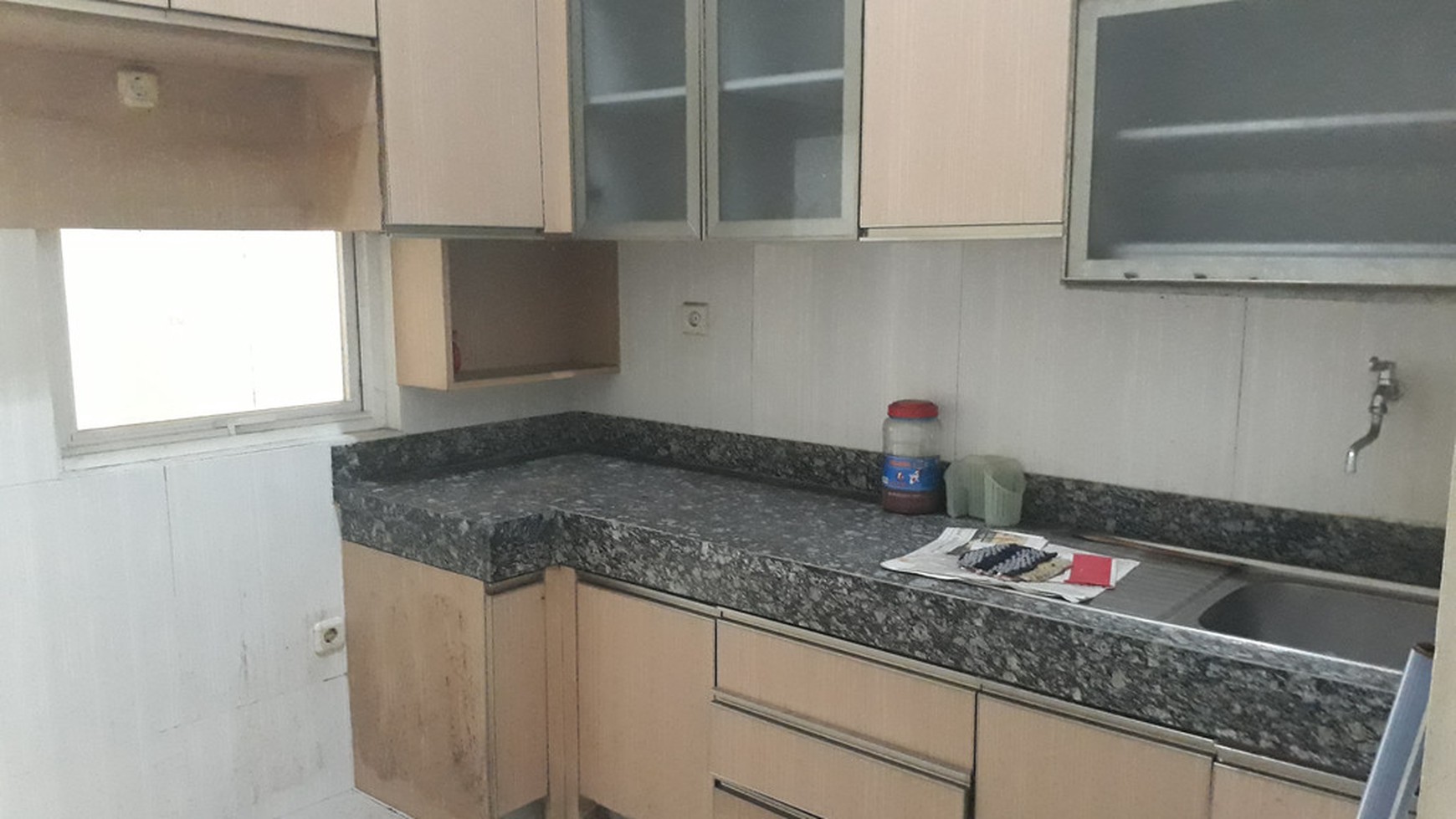 Di jual rumah nyaman dalam cluster Grand Wisata, Bekasi