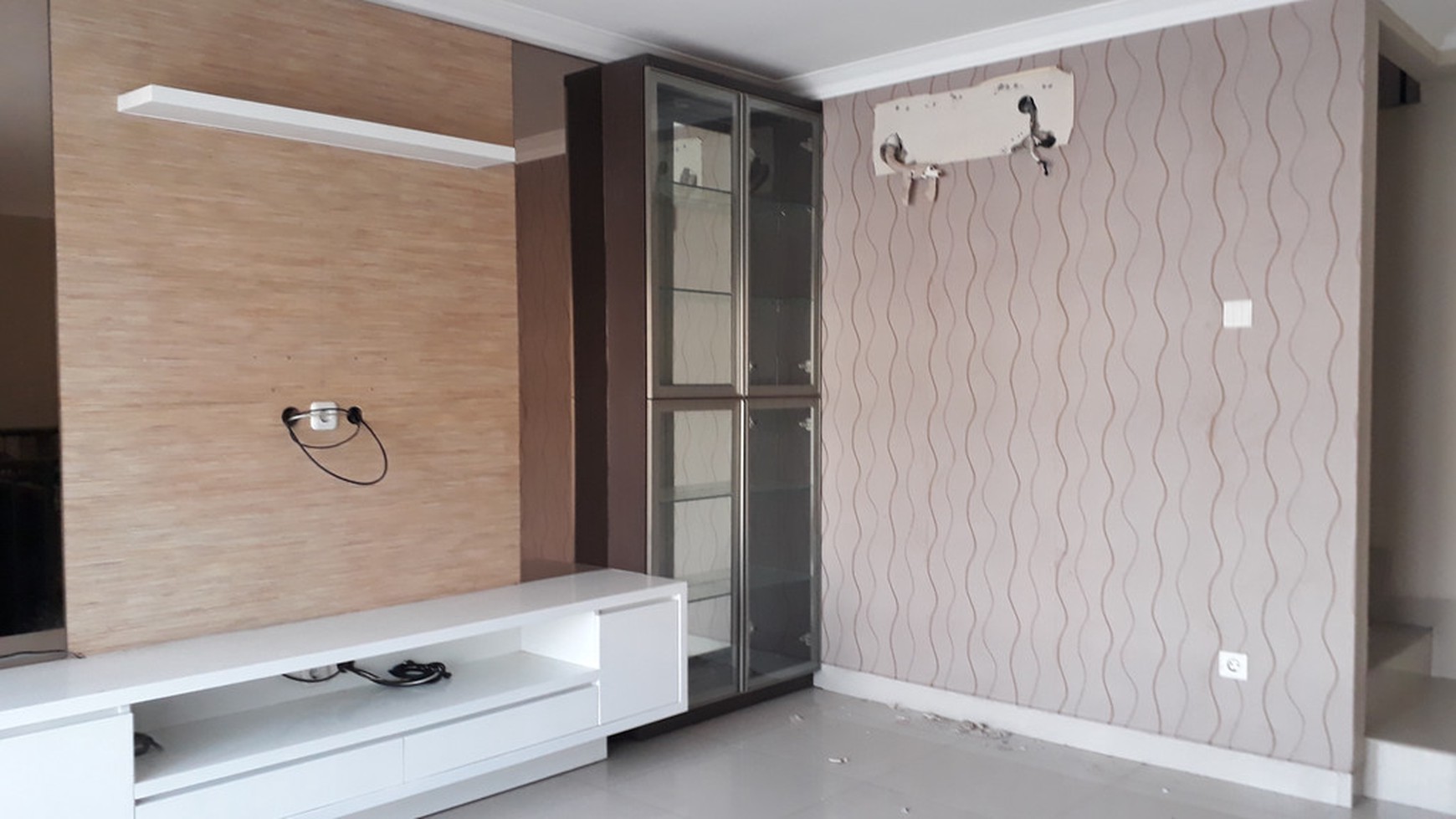 Di jual rumah nyaman dalam cluster Grand Wisata, Bekasi