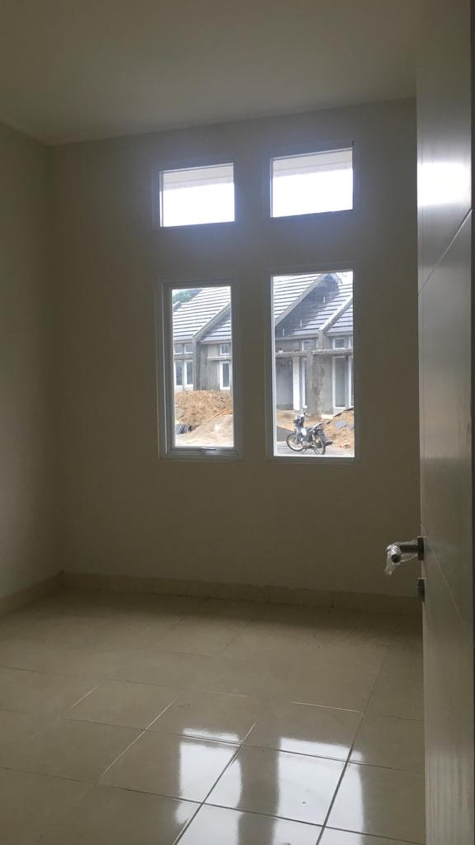 Rumah dalam cluster,siap huni di Parung Panjang