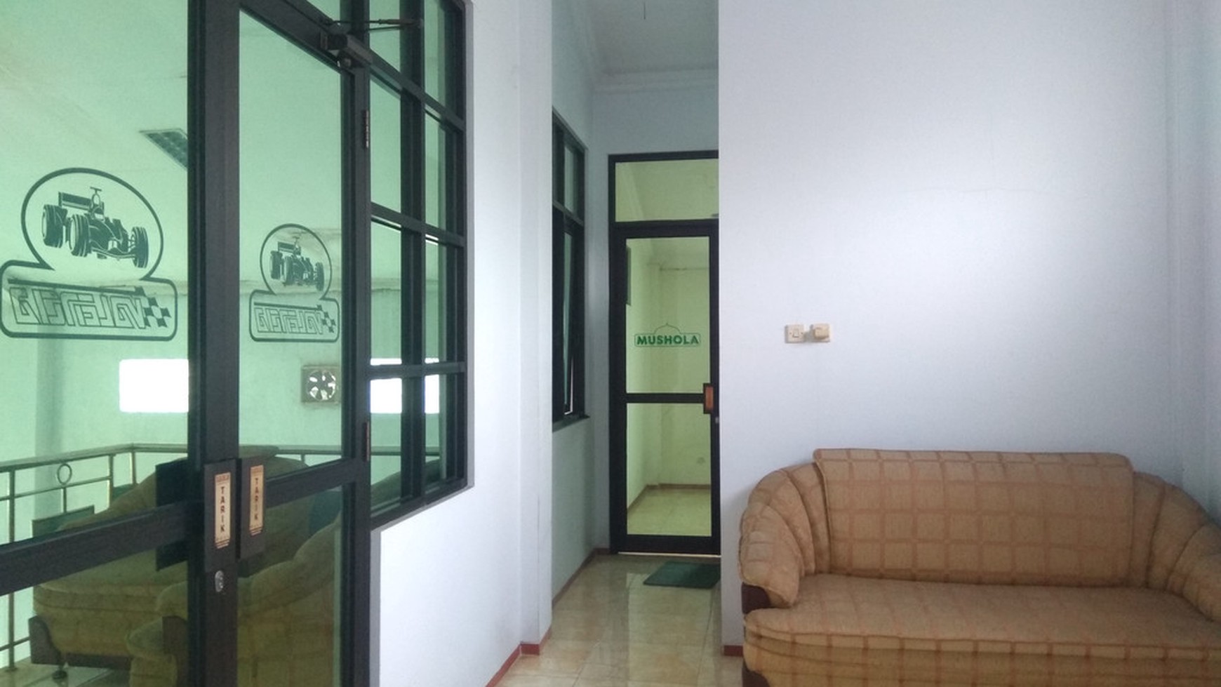BANGUNAN DI JL MAGELANHG KM 10,5 DEKAT SLEMAN CITY HALL