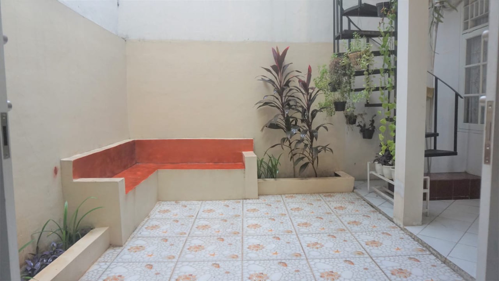 Rumah siap huni di Bintaro Jaya 5