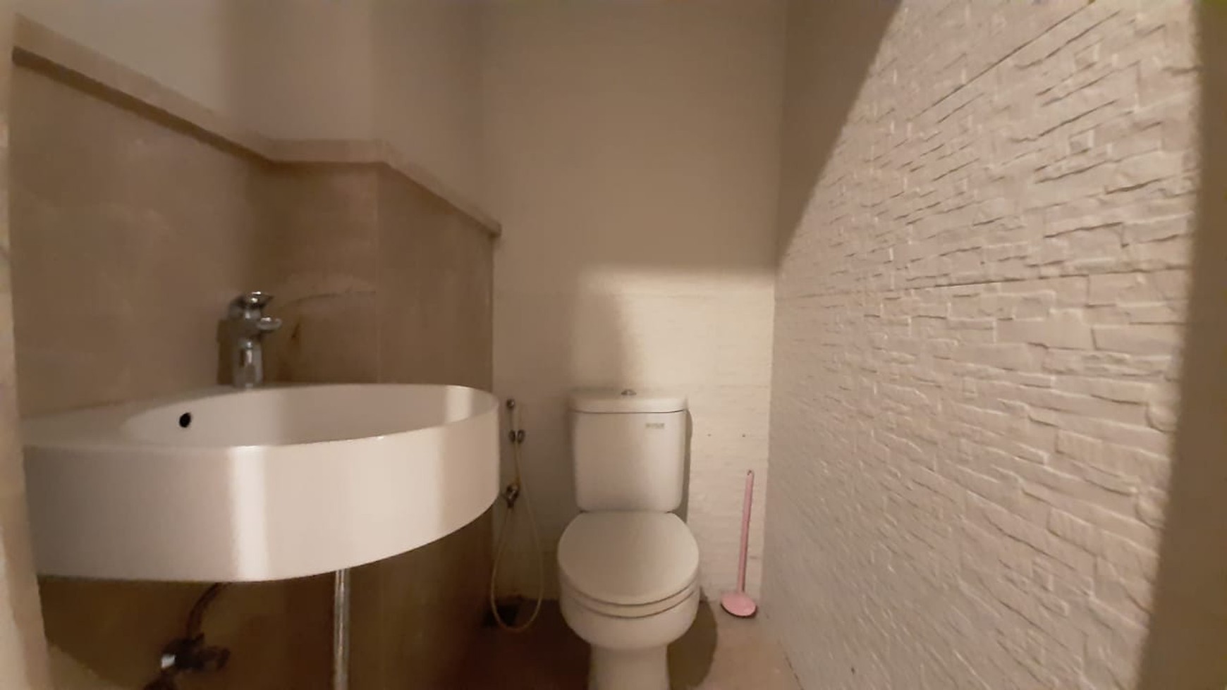 Ternyaman Rumah di Antasari Lengkap Kolam Renang