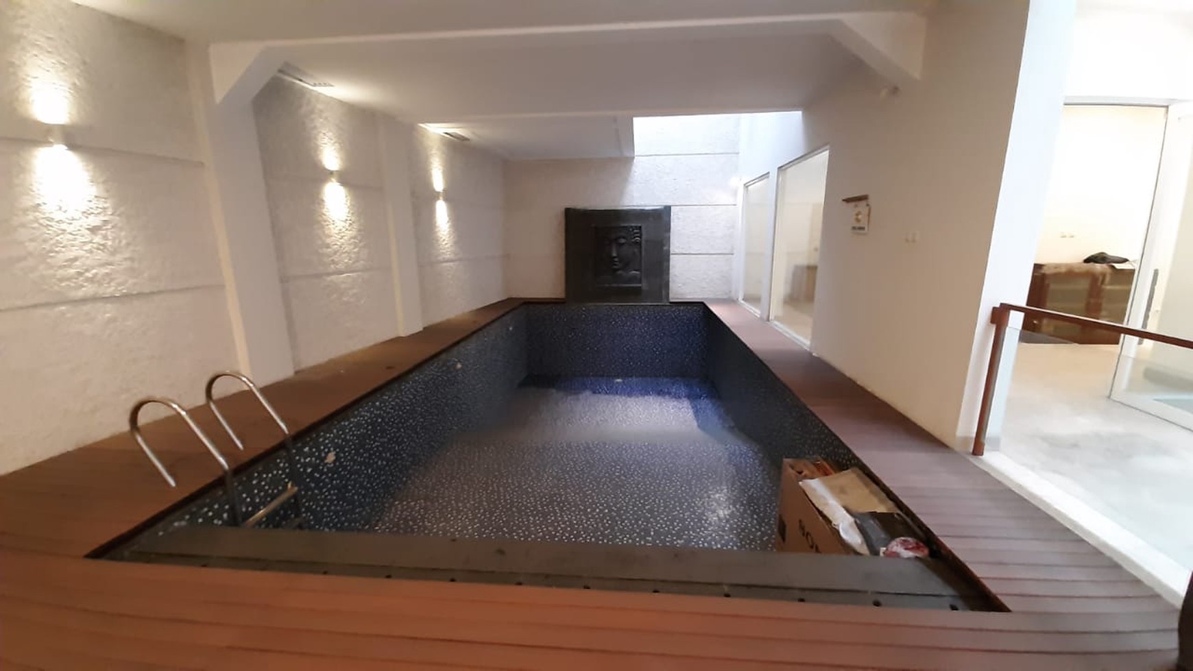 Ternyaman Rumah di Antasari Lengkap Kolam Renang