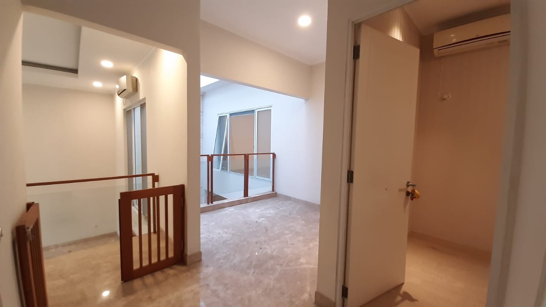 Ternyaman Rumah di Antasari Lengkap Kolam Renang