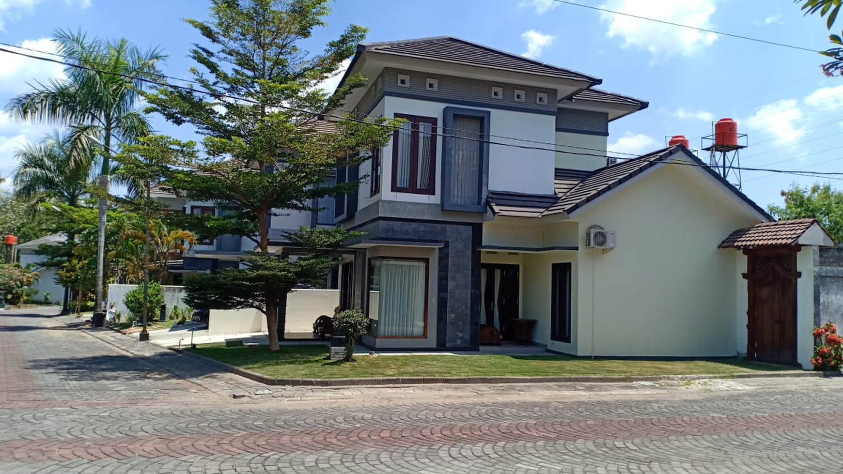 HUNIAN MODERN SEMI FURNISH, DI PERUM FASCO MANSION, NGAGLIK, SLEMAN