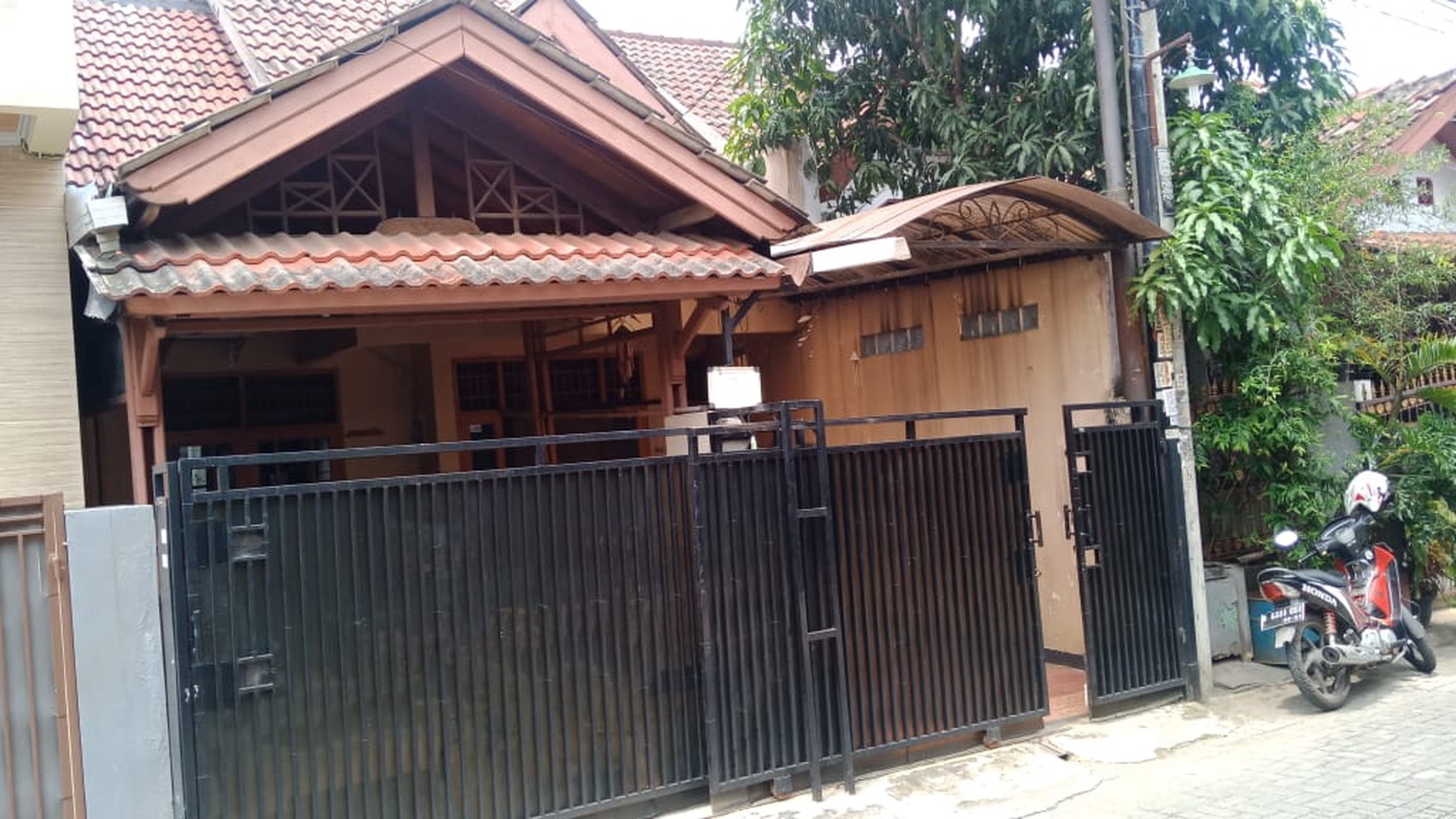 Rumah siap huni di Cileduk.