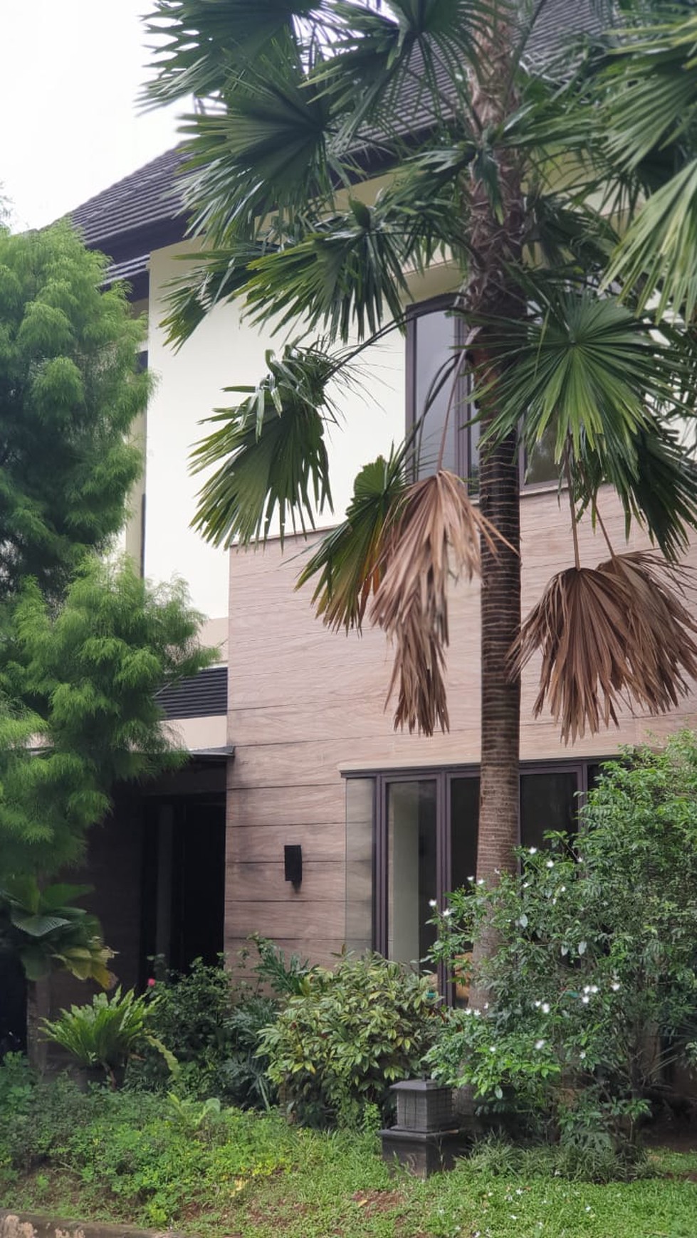 Rumah Bagus Di Lebak Bulus DKI Jakarta Selatan