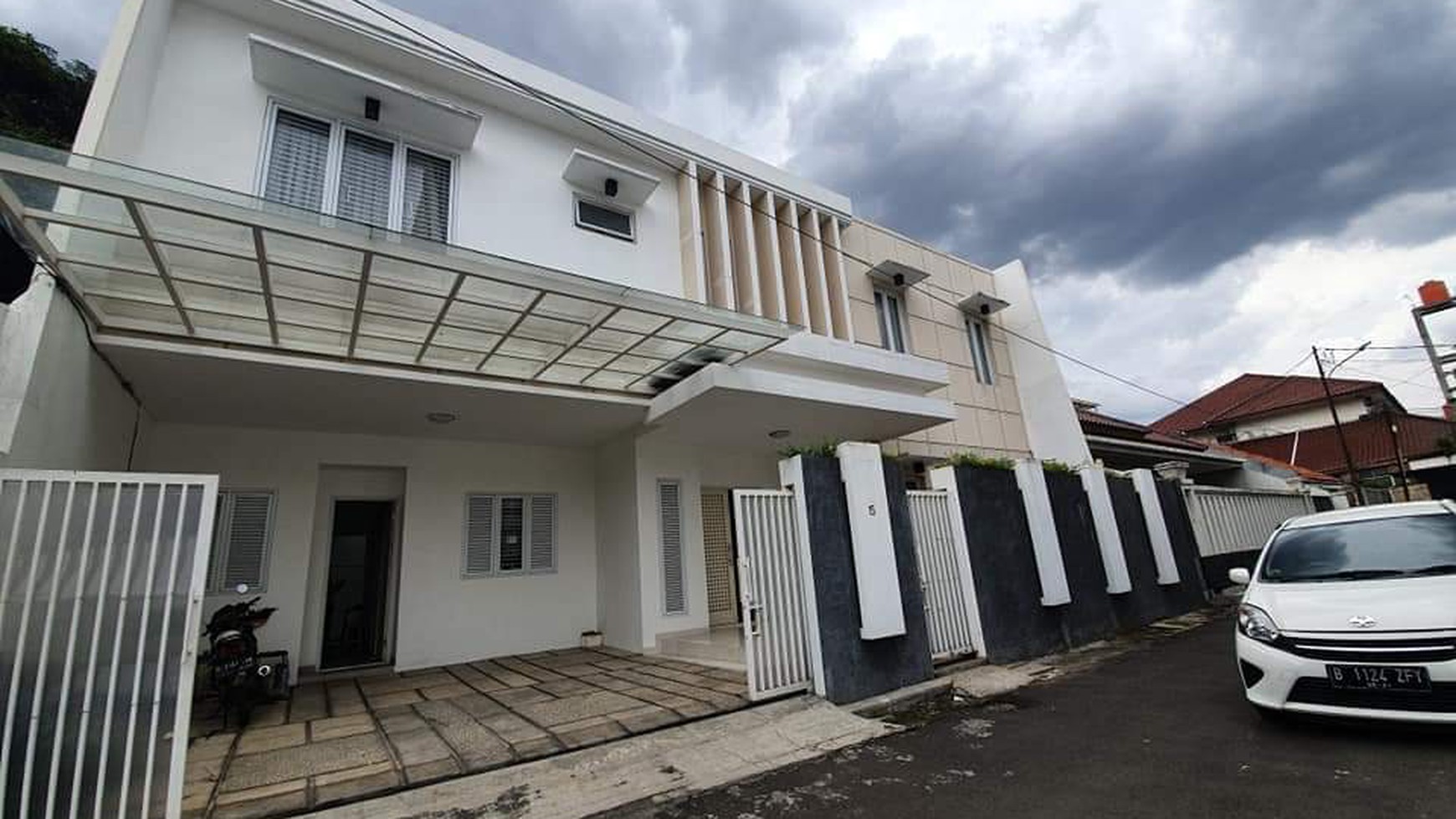 Rumah mewah baru siap huni kualitas terbaik di daerah Cipete