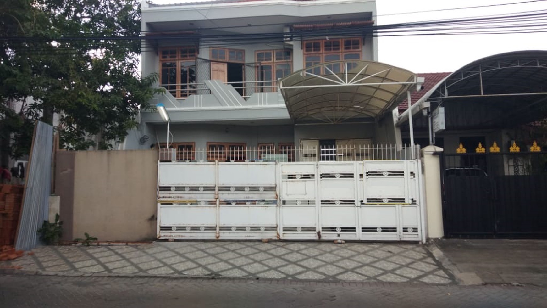 Rumah simpang darmo permai selatan 2 lantai SHM