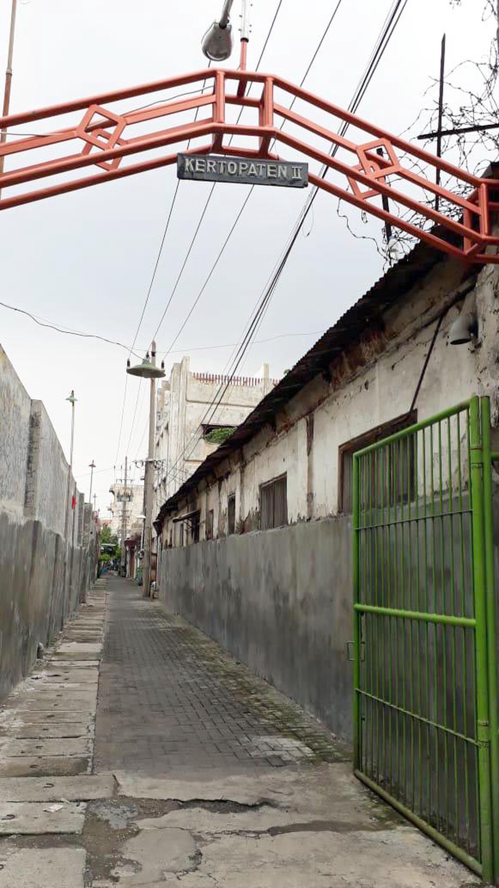 Jual 4 Ruko 3 Lantai, Samping Ruko ada tanah kosong 120 m2