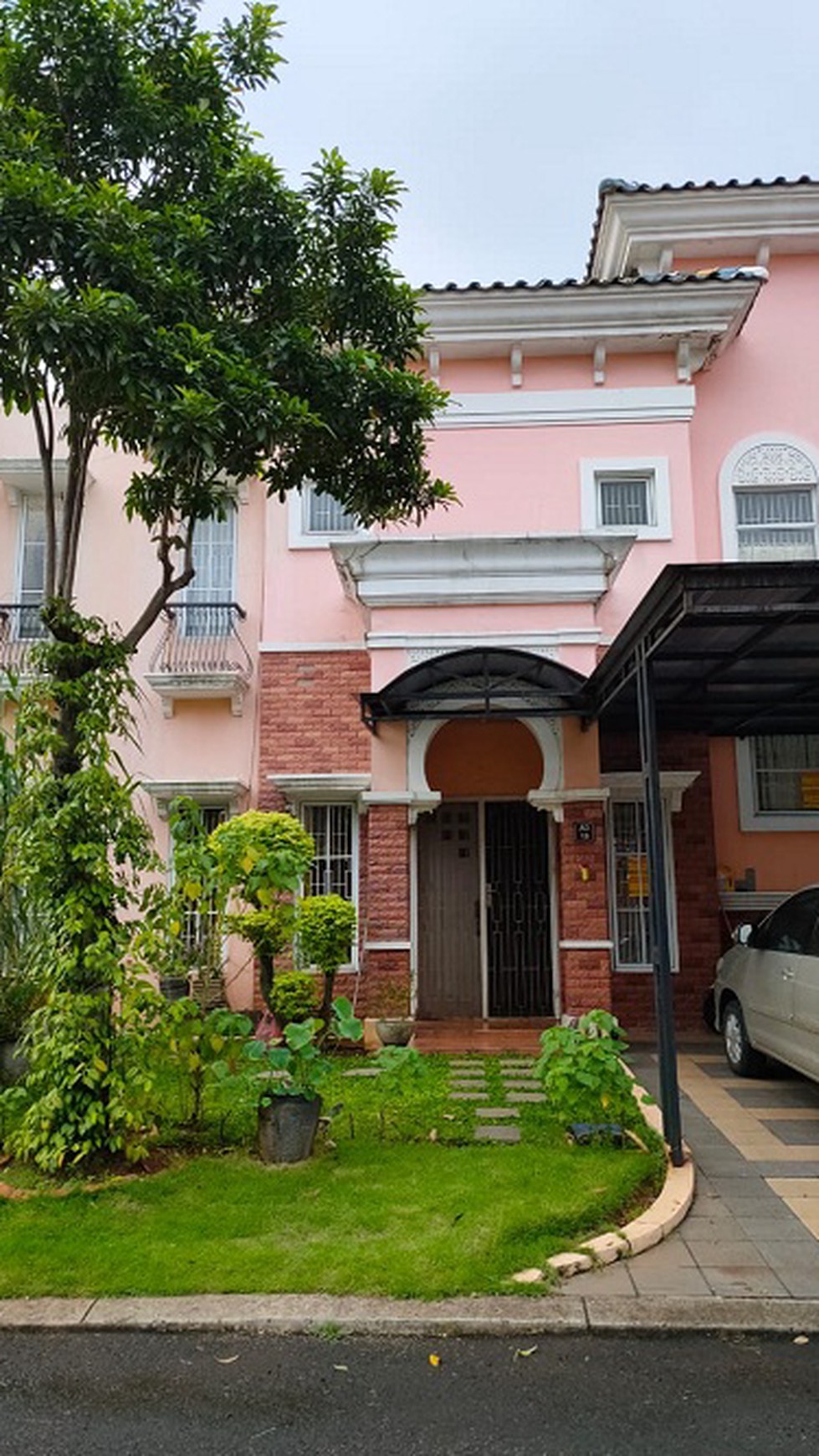 DiJual Rumah Bagus rapih di Alicante Gading serpong - Tangerang Selatan