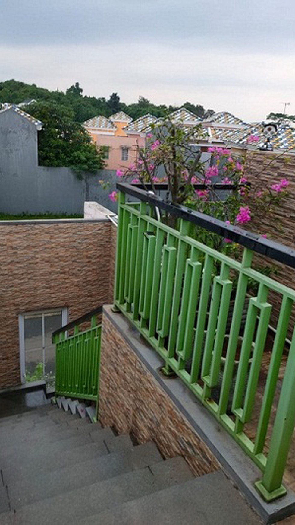 DiJual Rumah Bagus rapih di Alicante Gading serpong - Tangerang Selatan