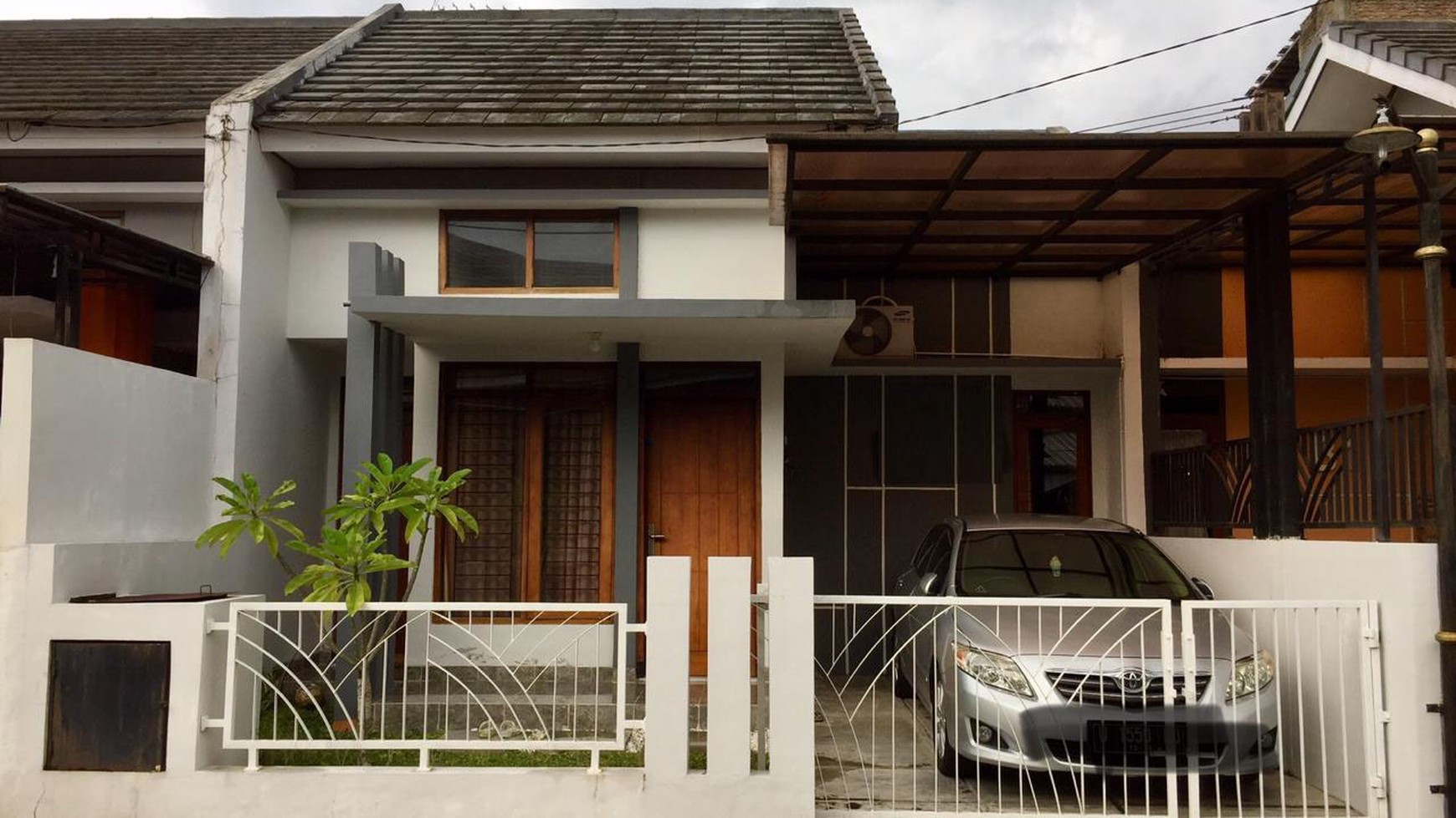 RUMAH CANTIK MINIMALIS DI DALAM PERUM VILLA HARMONY, BANGUNTAPAN
