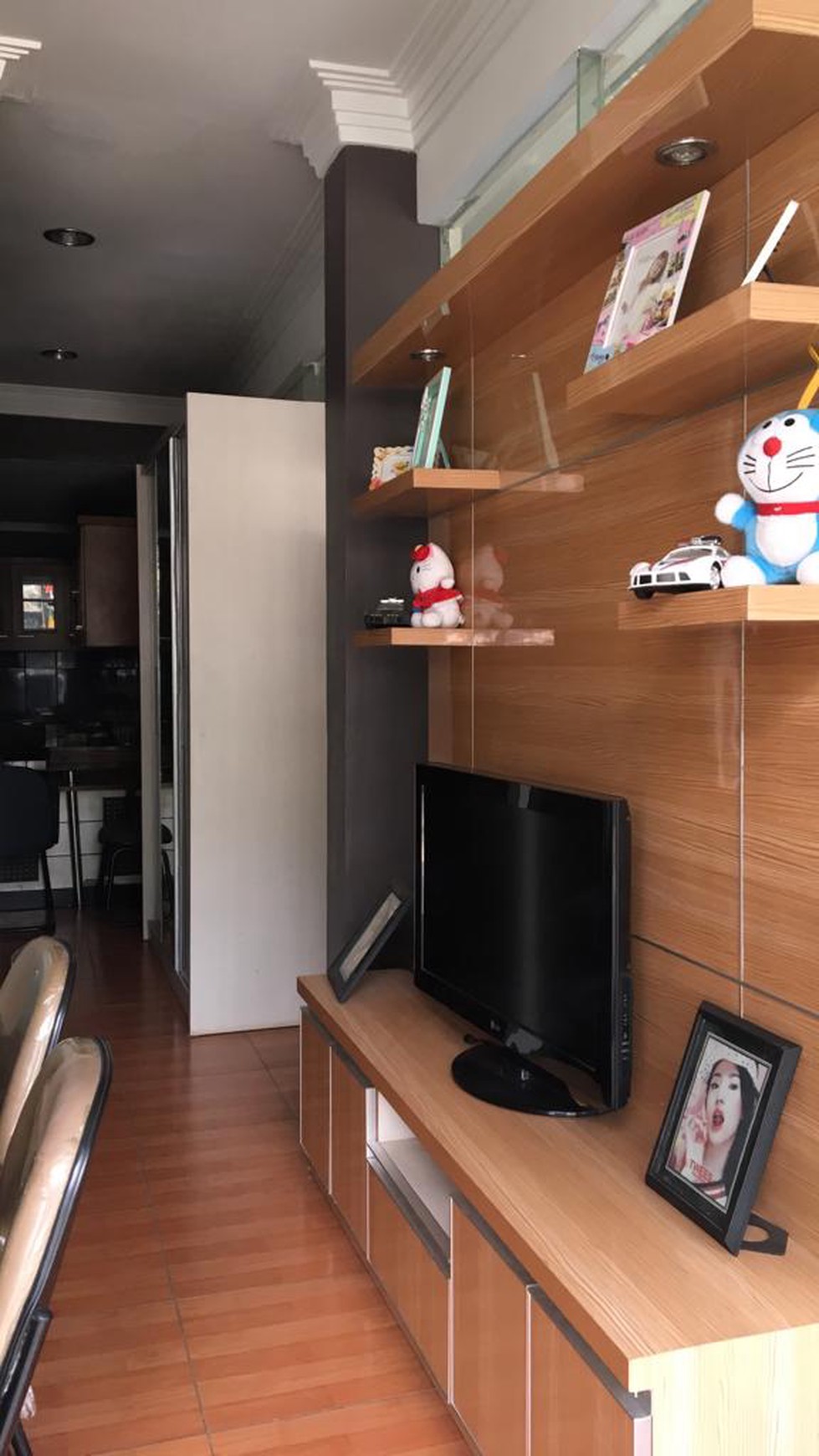 Ruko siap pakai, Lokasi  di Jalan Utama  Di Pesanggrahan DKI Jakarta Selatan