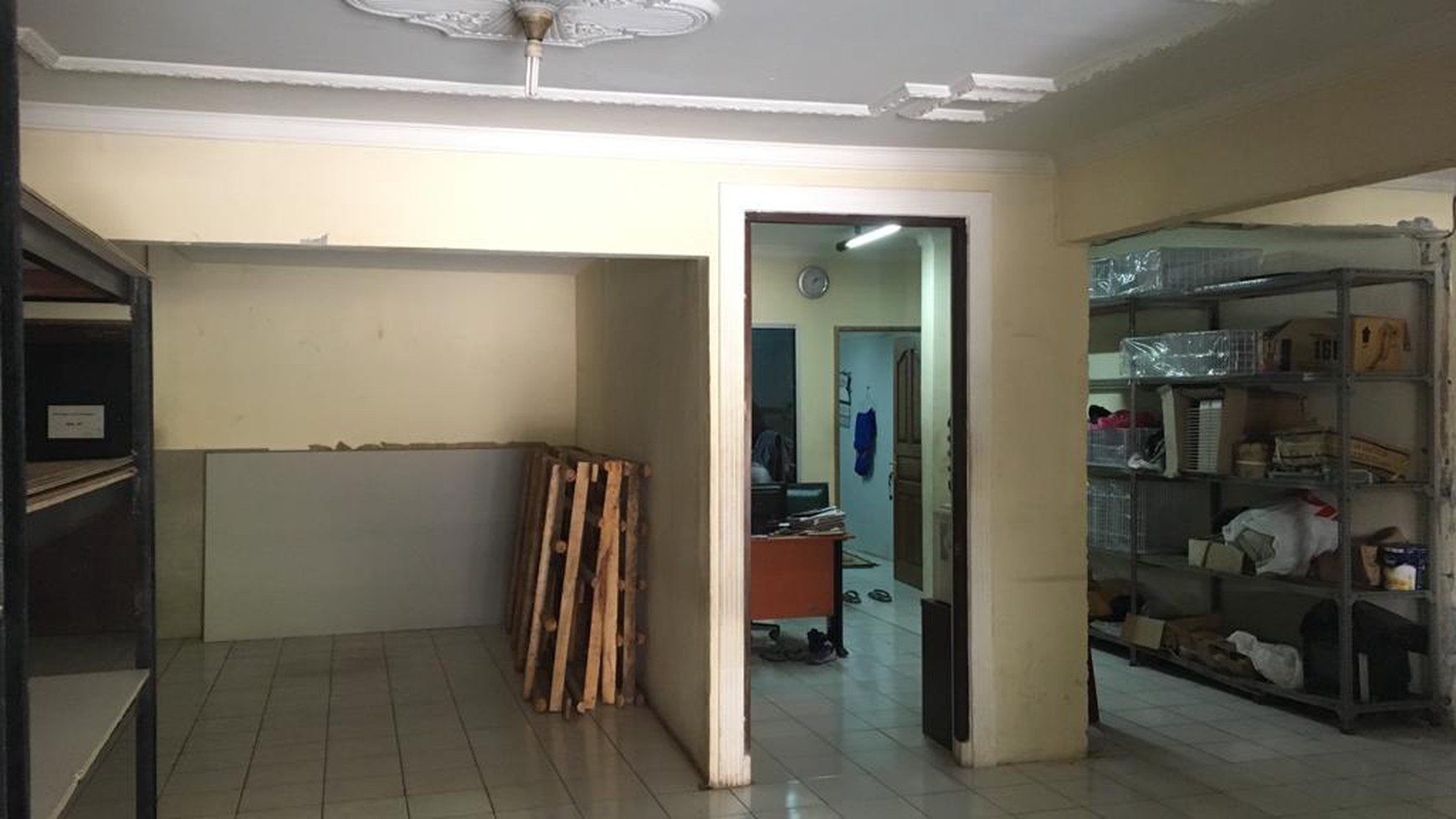 Ruko siap pakai, Lokasi  di Jalan Utama  Di Pesanggrahan DKI Jakarta Selatan