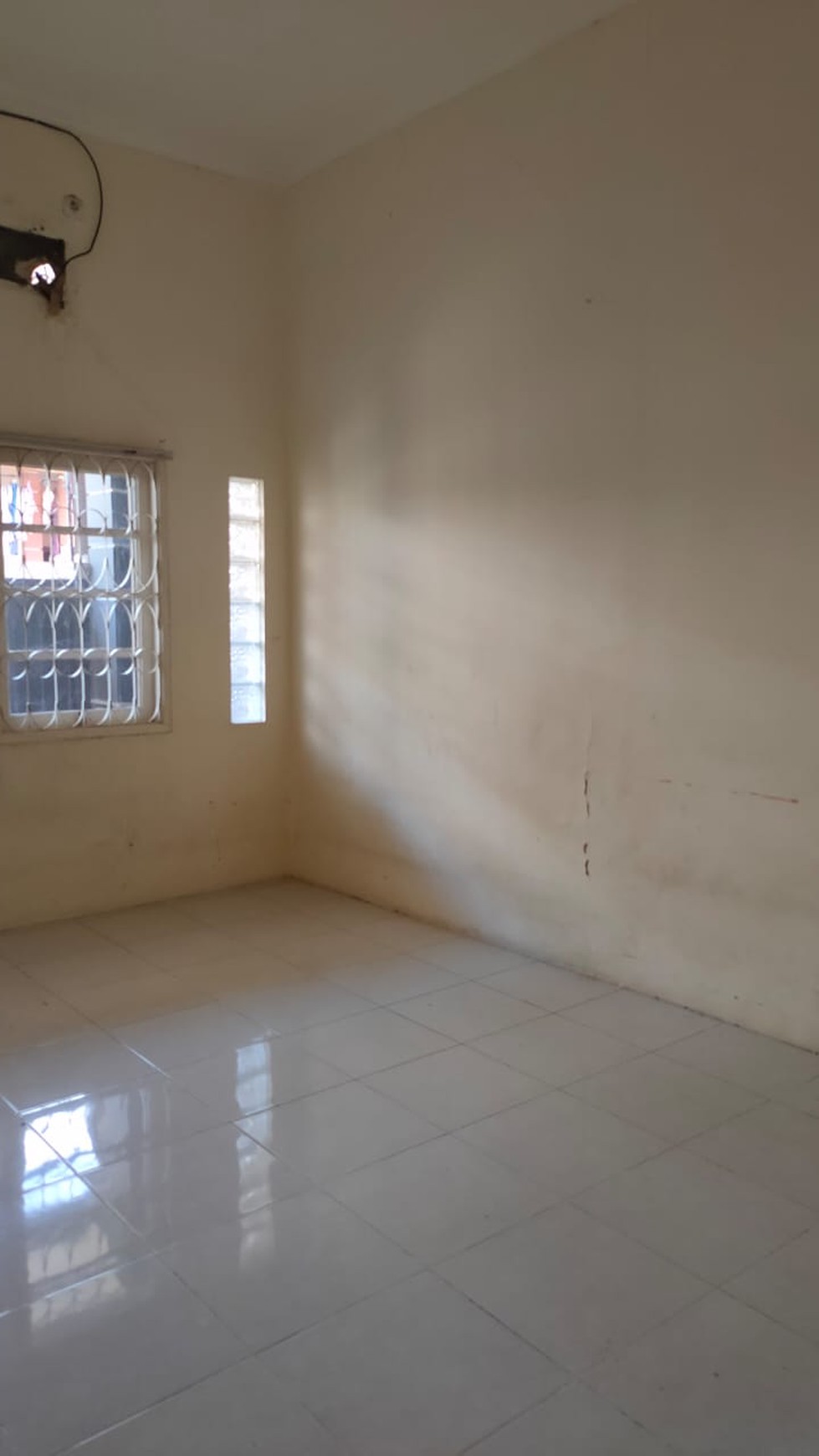 Dijual Rumah Di VIlla Taman Cibodas Tangerang