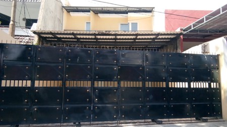 Ruko Bratang gede strategis