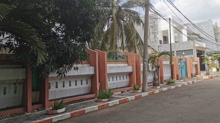 Rumah Hoek Jl Agung Tengah, Sunter, Luas 30x40m2, 2 lantai