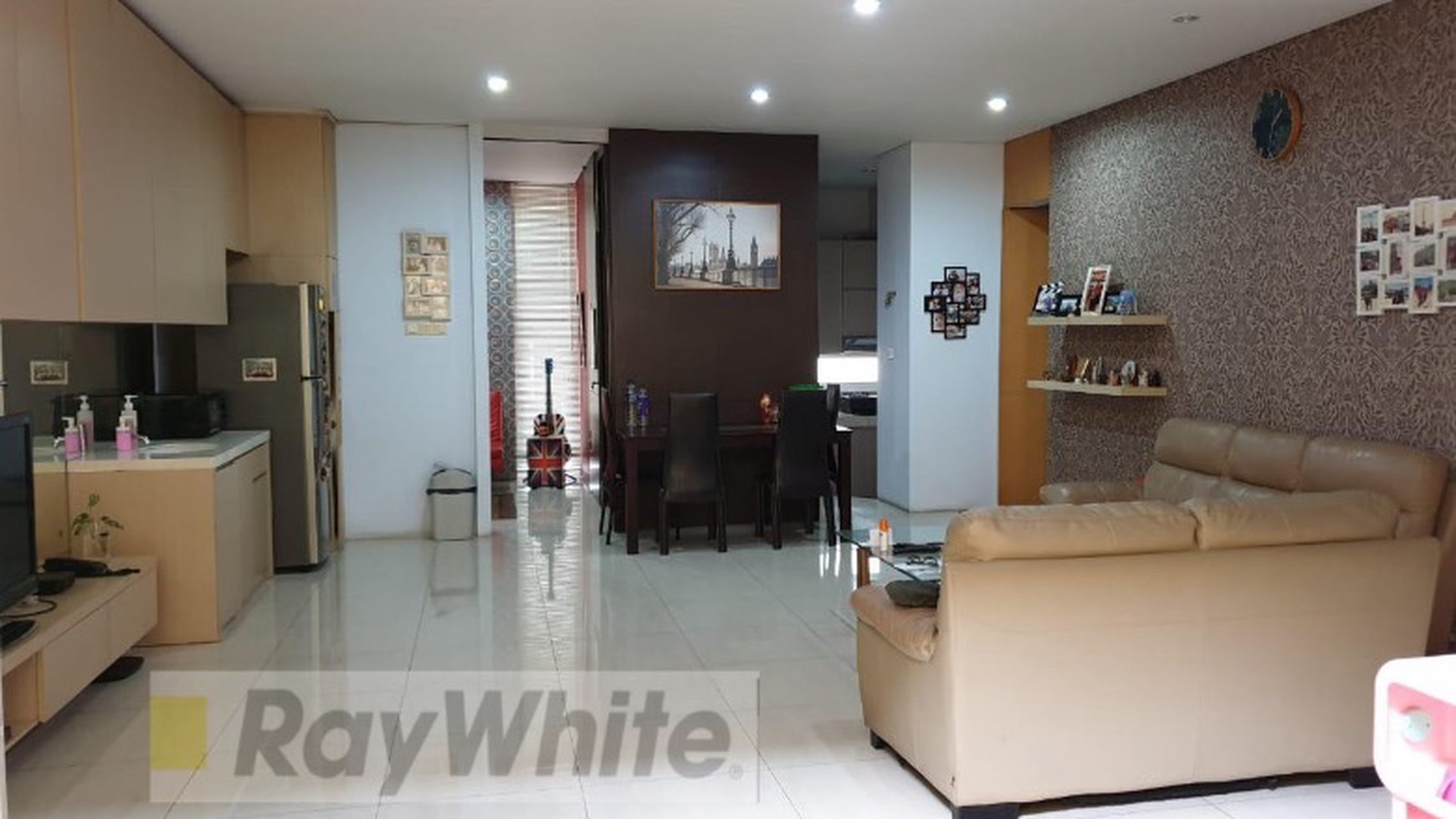 Dijual Rumah Modern Design Dalam Cluster Dekat MRT Fatmawati