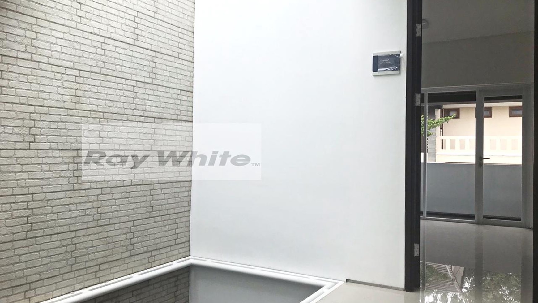 Modern Tropis Cirendeu