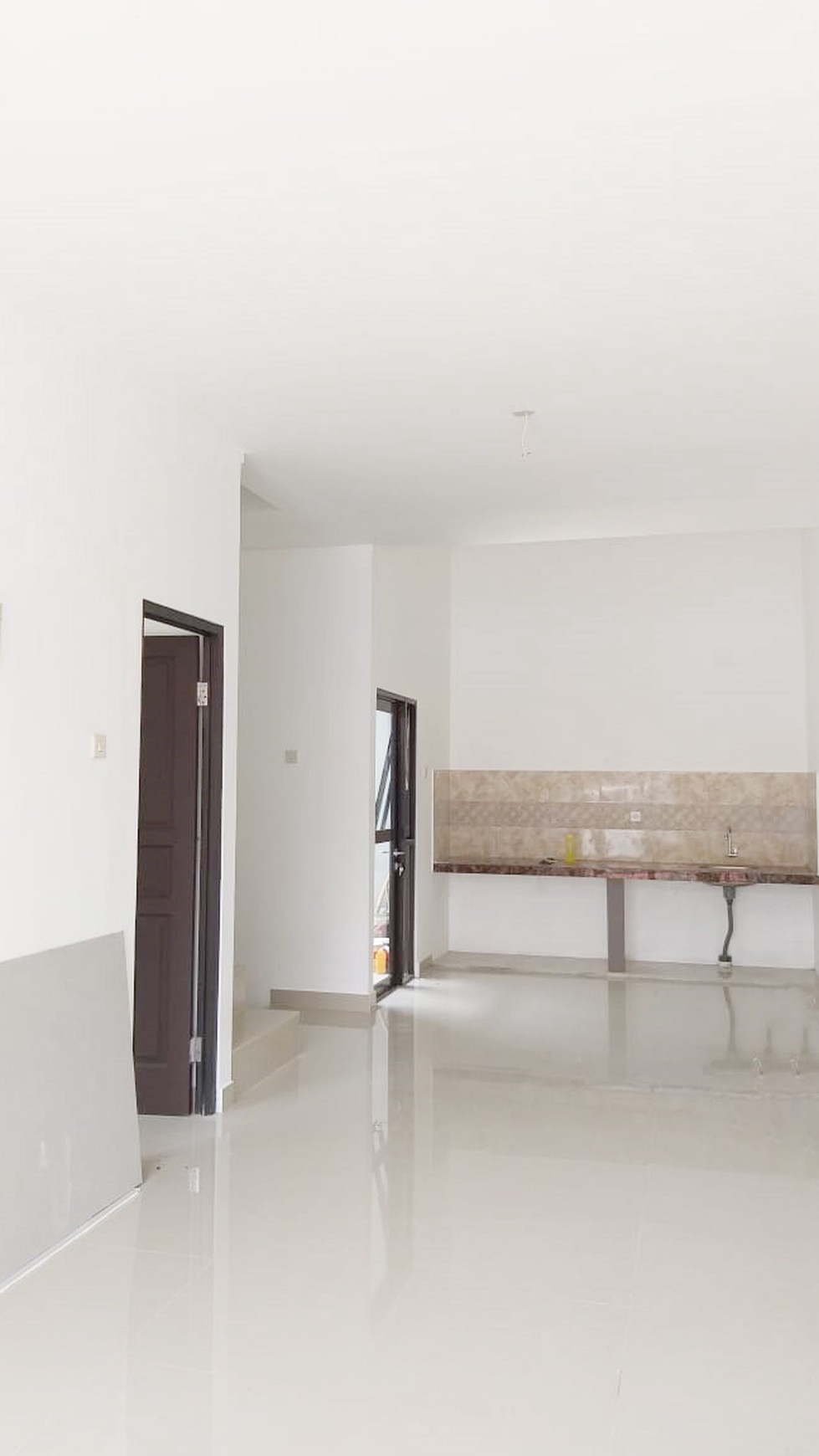 Rumah Baru, Murah dan Siap Huni di dalam cluster Graha Raya, Bintaro