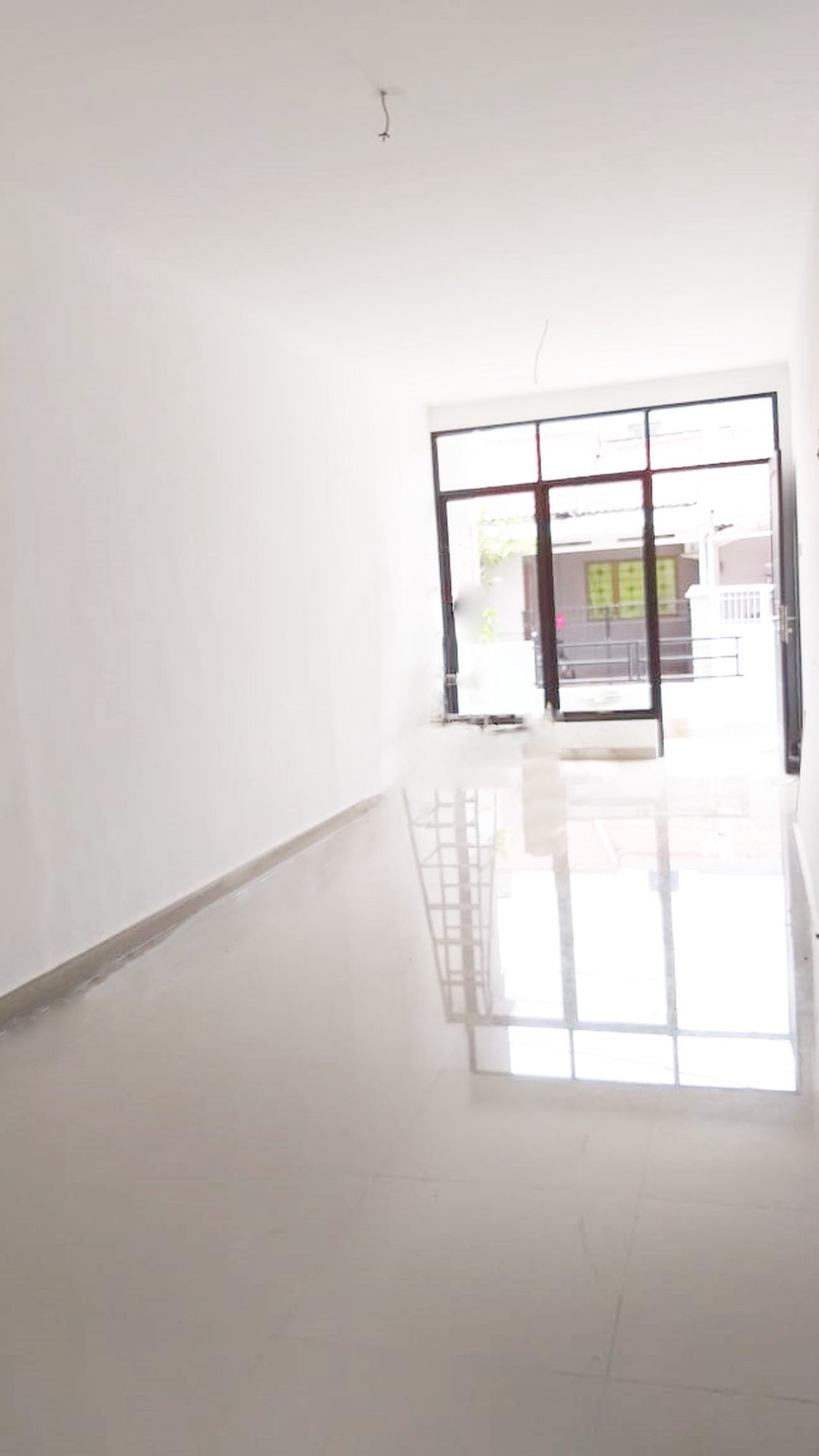 Rumah Baru, Murah dan Siap Huni di dalam cluster Graha Raya, Bintaro