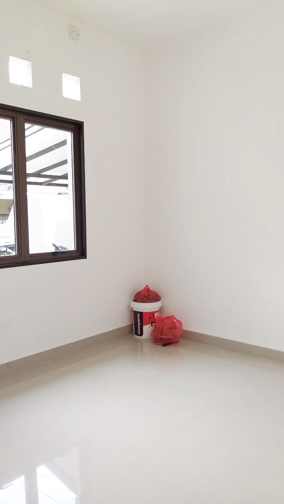 Rumah Baru, Murah dan Siap Huni di dalam cluster Graha Raya, Bintaro