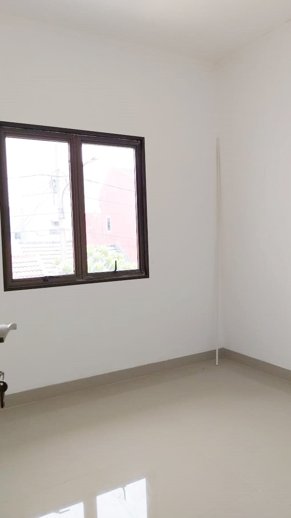 Rumah Baru, Murah dan Siap Huni di dalam cluster Graha Raya, Bintaro