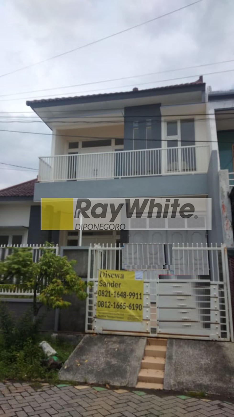 Rumah babatan pilang 2 lantai