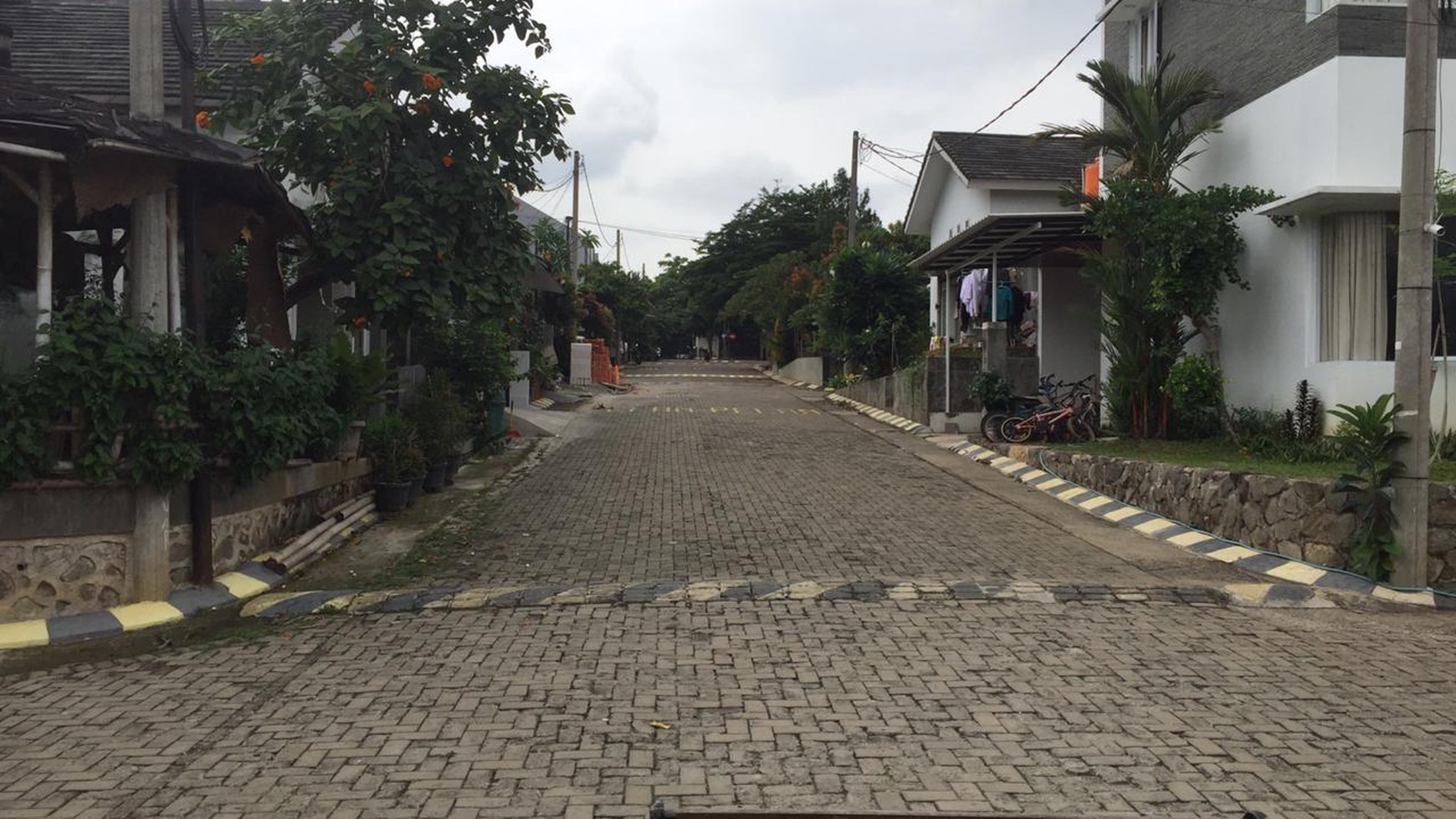 Rumah Siap Huni, HOOK, dan Depan Taman @Bintaro Village, Ciputat