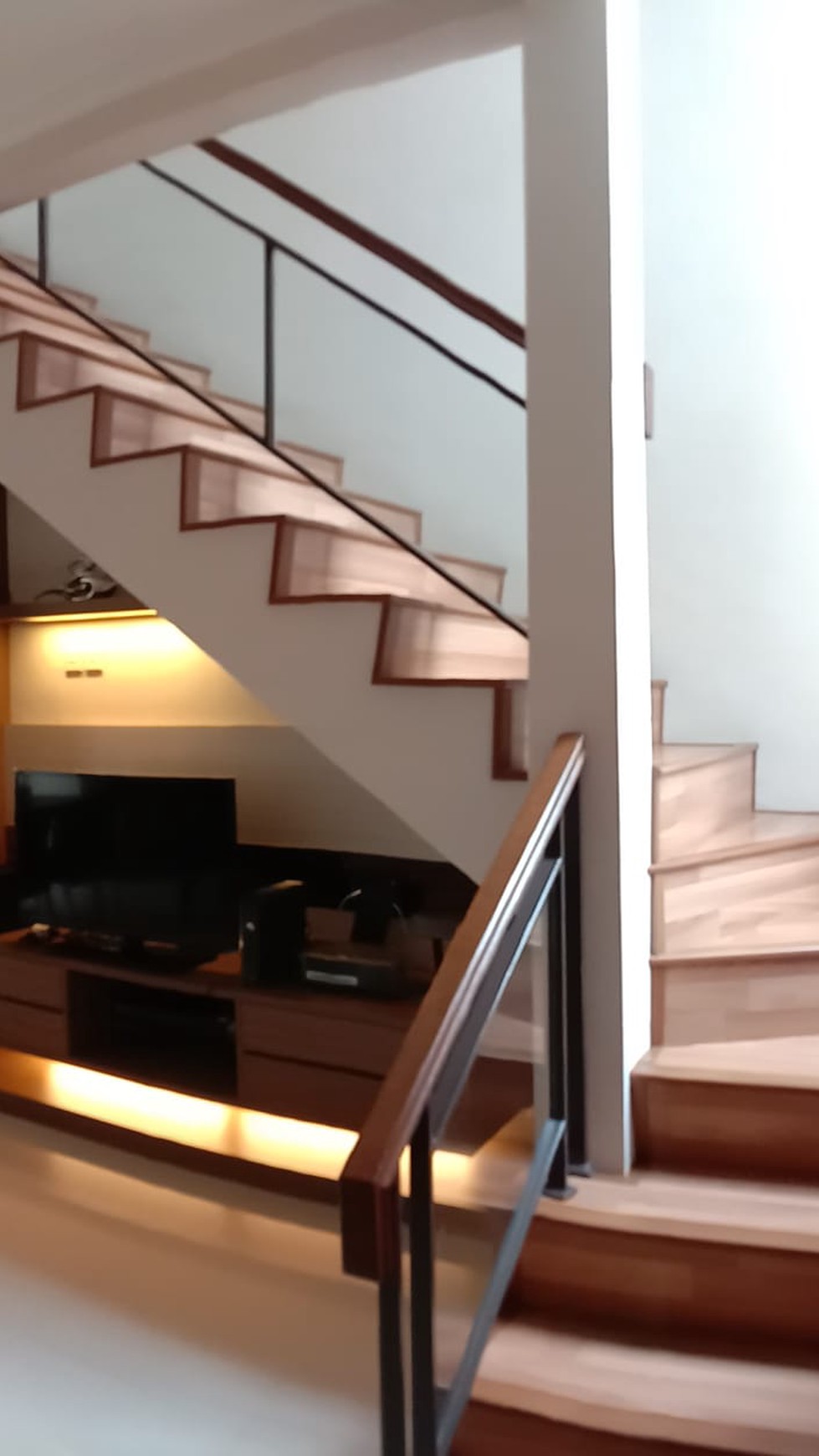 Rumah Cantik, Siap Huni, dan Hunian Nyaman @Emerald Terrace, Bintaro