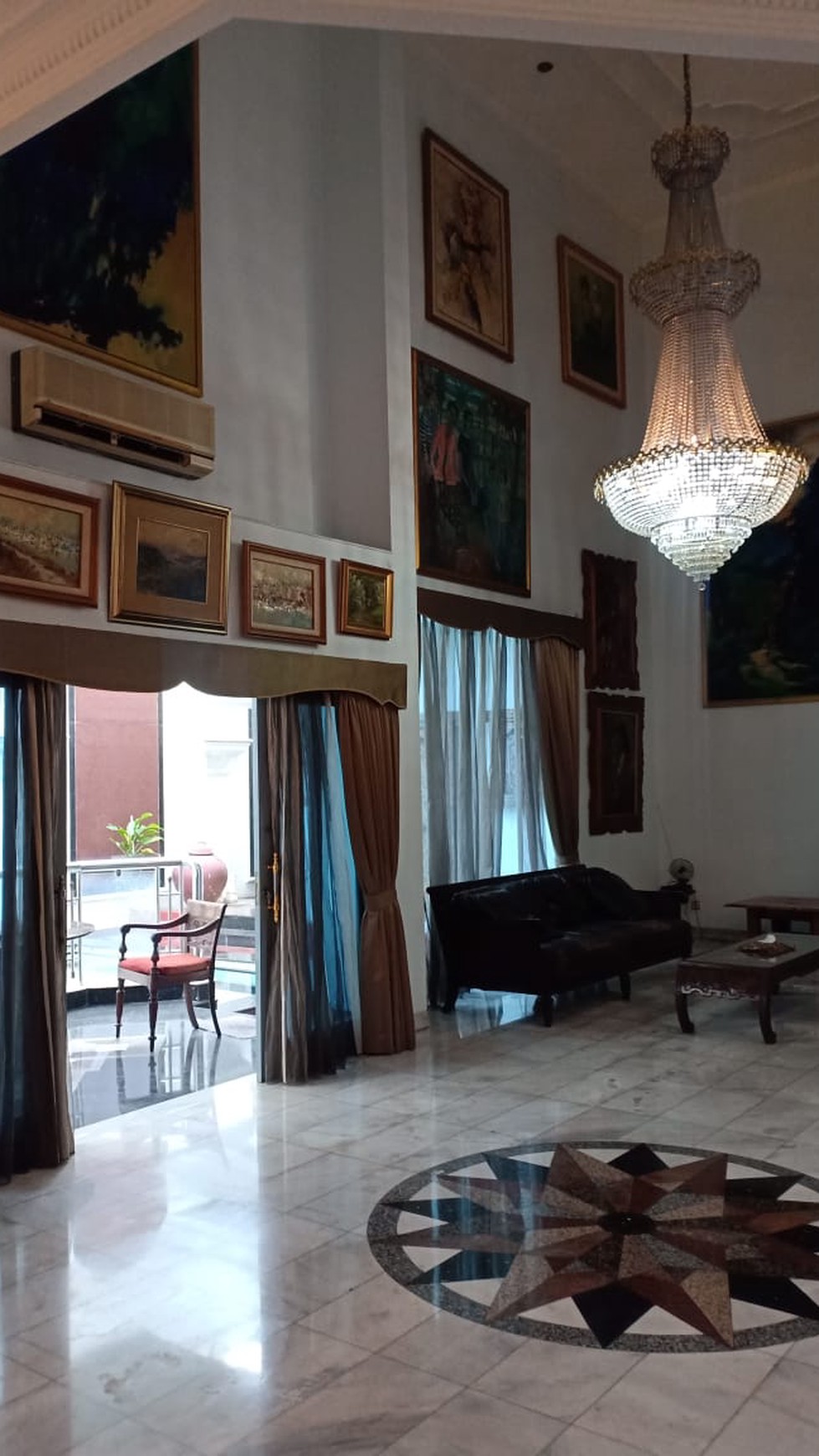 Rumah Bagus Di Kartika Utama, Pondok Indah, Jakarta Selatan