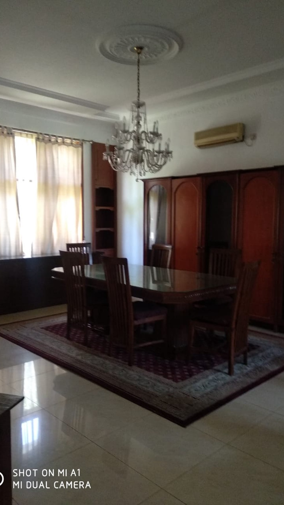 Disewakan rumah nyaman dan asri di pondok indah