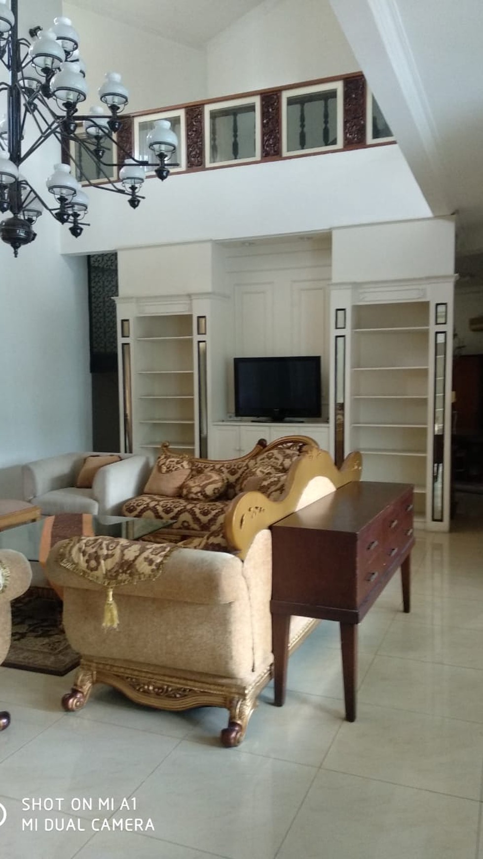 Disewakan rumah nyaman dan asri di pondok indah