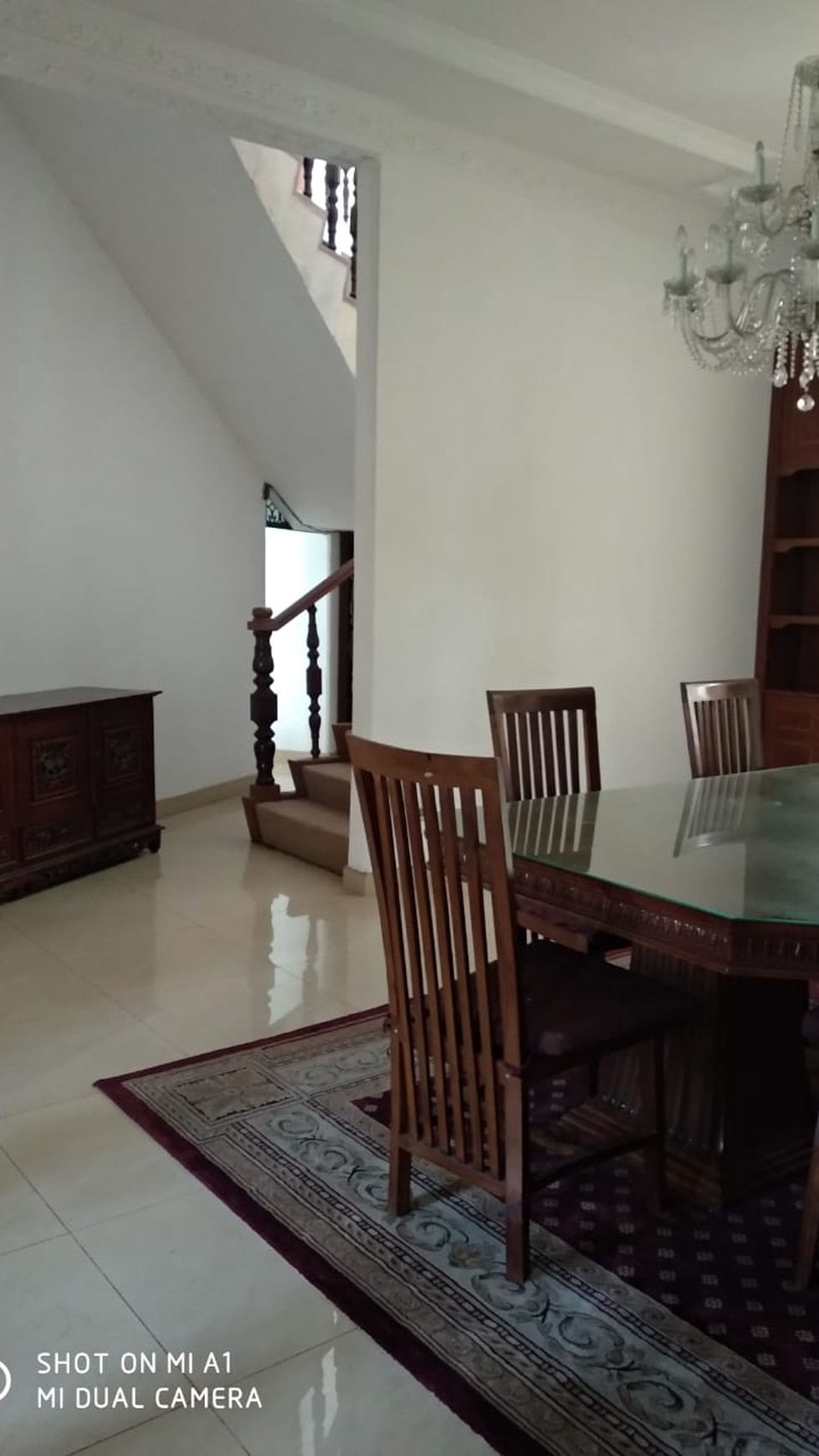 Disewakan rumah nyaman dan asri di pondok indah