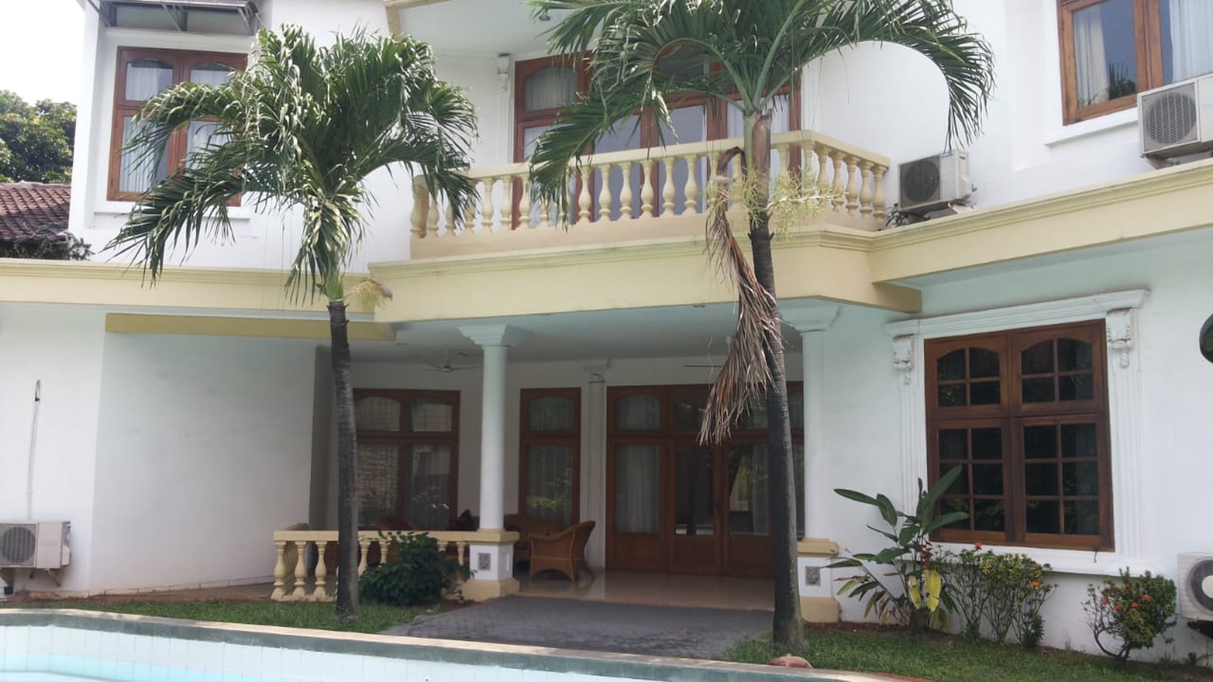 Disewakan rumah nyaman dan asri di pondok indah