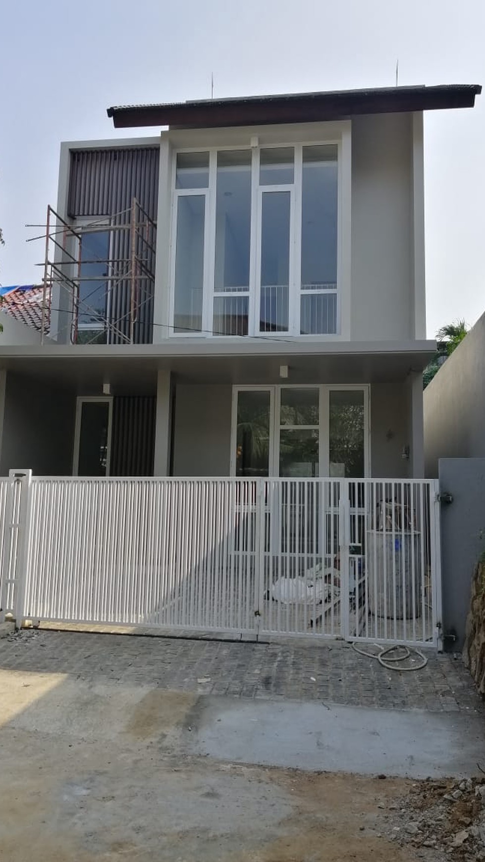Rumah cantik siap huni di ciputat