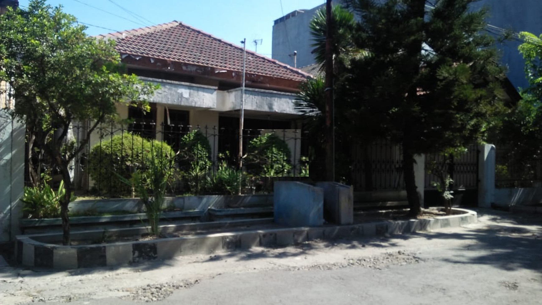 Rumah SHM siap huni manyar kertoadi