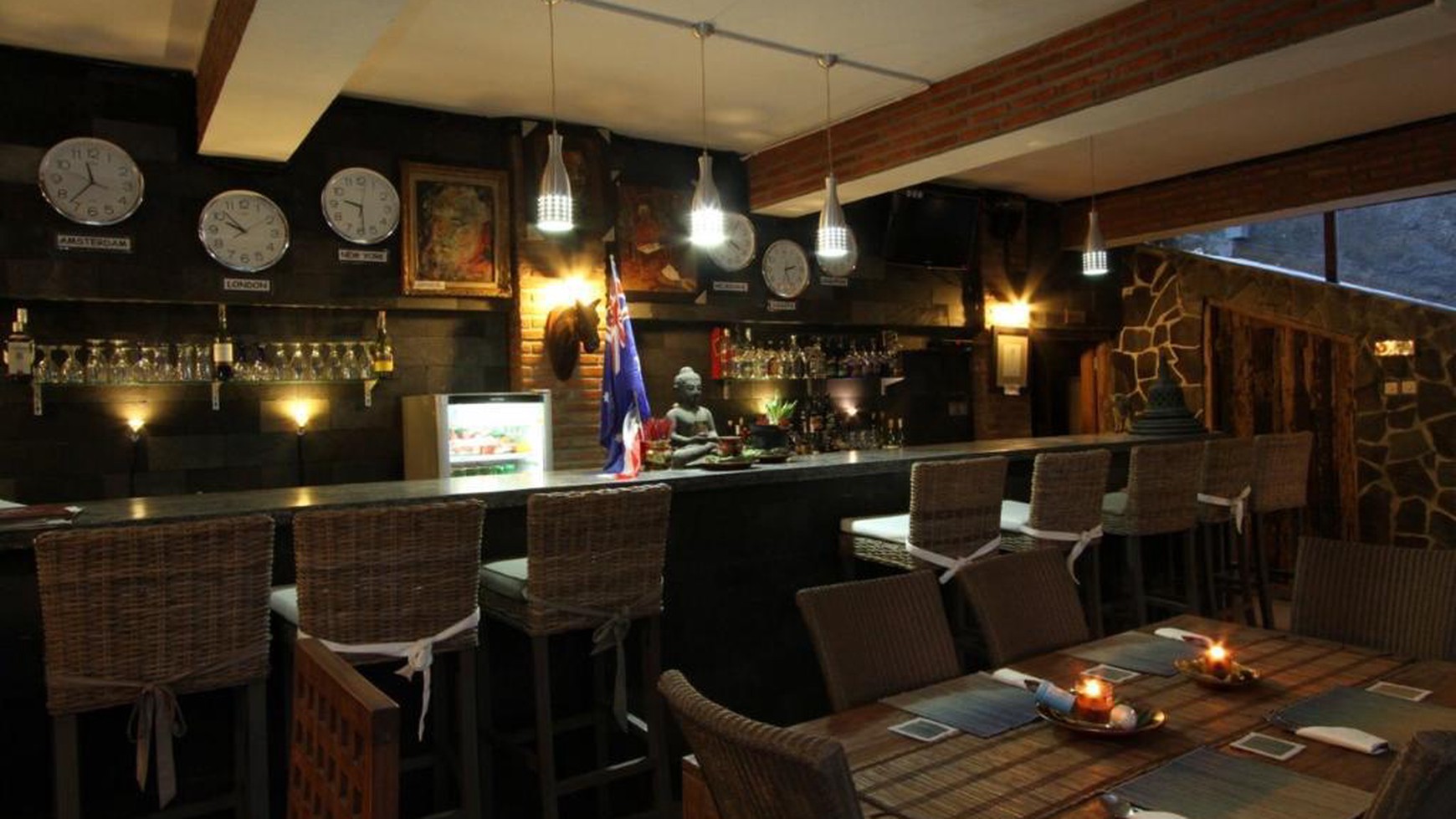 HOME STAY CANTIK DENGAN KONSEP TROPIS DI DAERAH KASIHAN, BANTUL