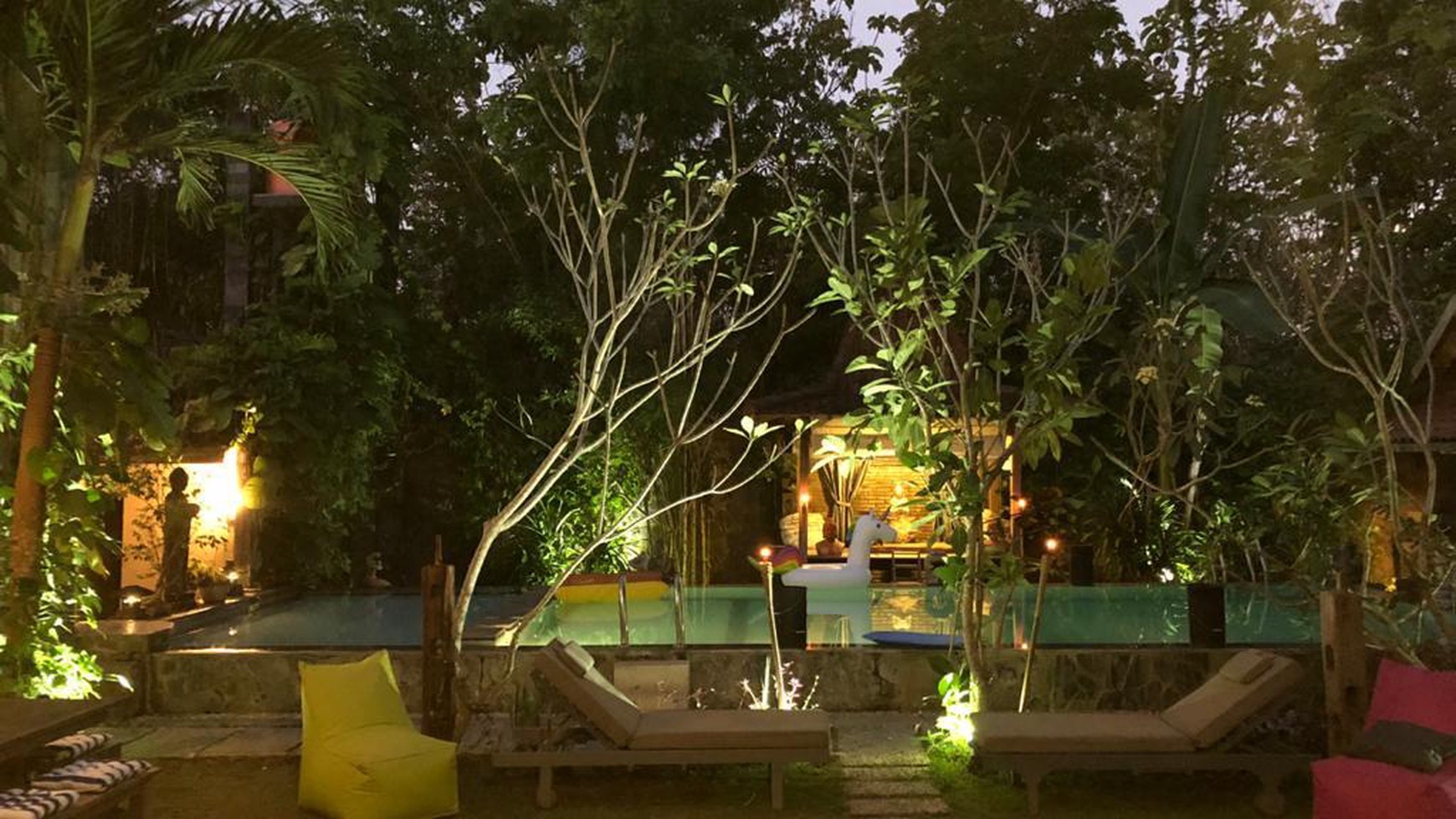 HOME STAY CANTIK DENGAN KONSEP TROPIS DI DAERAH KASIHAN, BANTUL