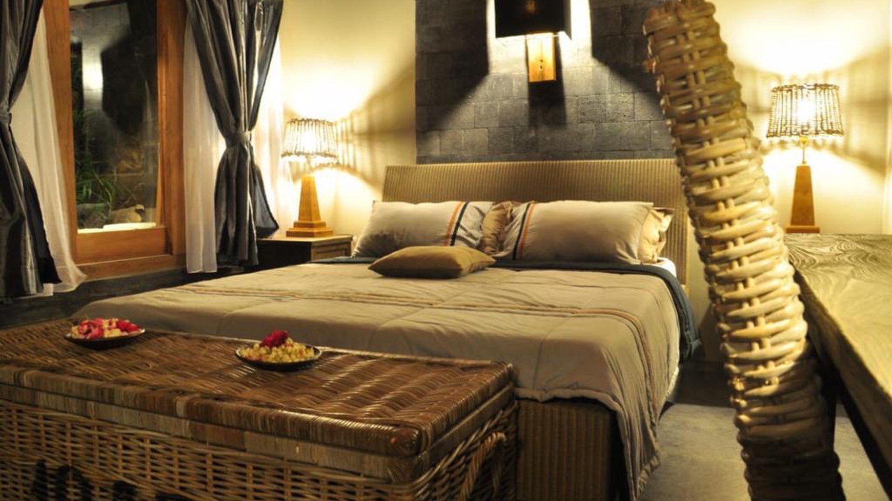 HOME STAY CANTIK DENGAN KONSEP TROPIS DI DAERAH KASIHAN, BANTUL